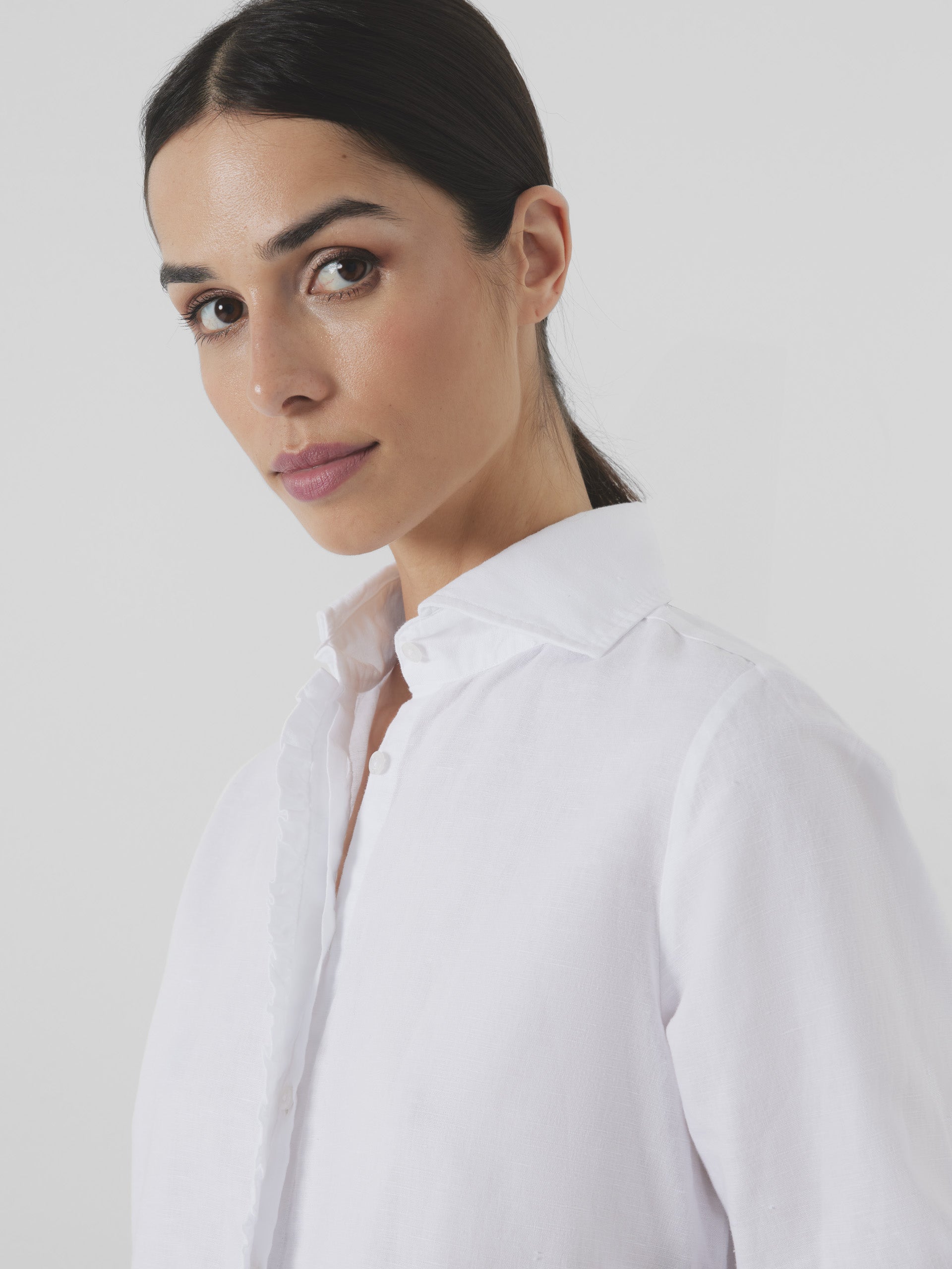 Chemise femme unique en lin blanc
