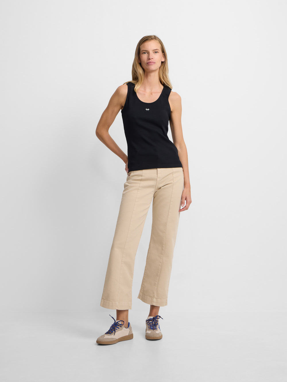 Camisola de alças preta para mulher