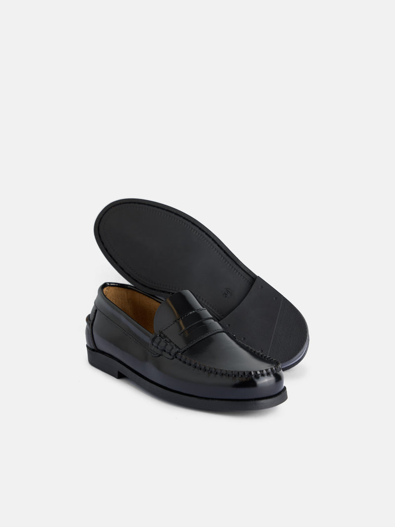 Sapato infantil preto com pala