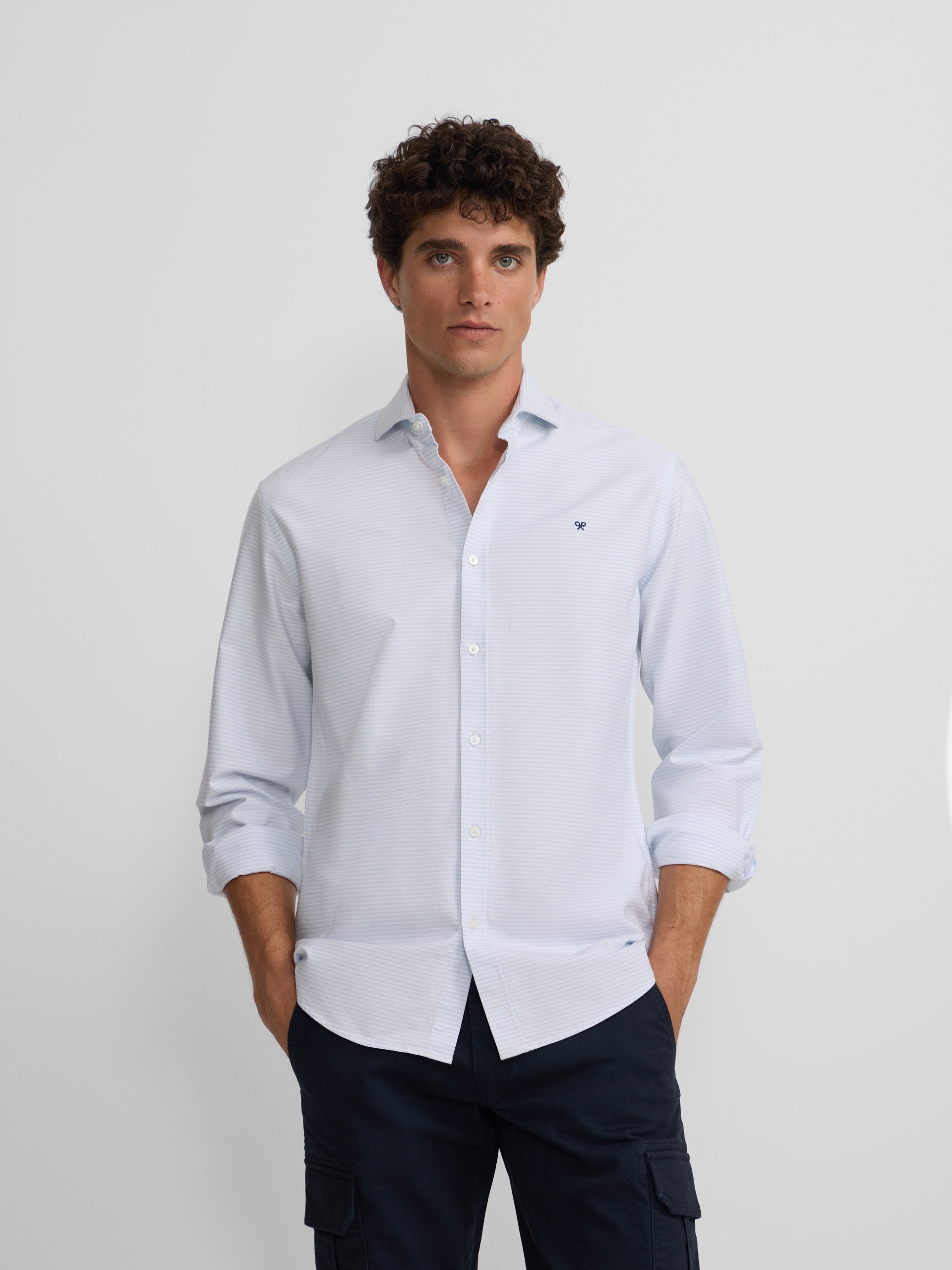 Camisa sport oxford rayas horizontales celeste