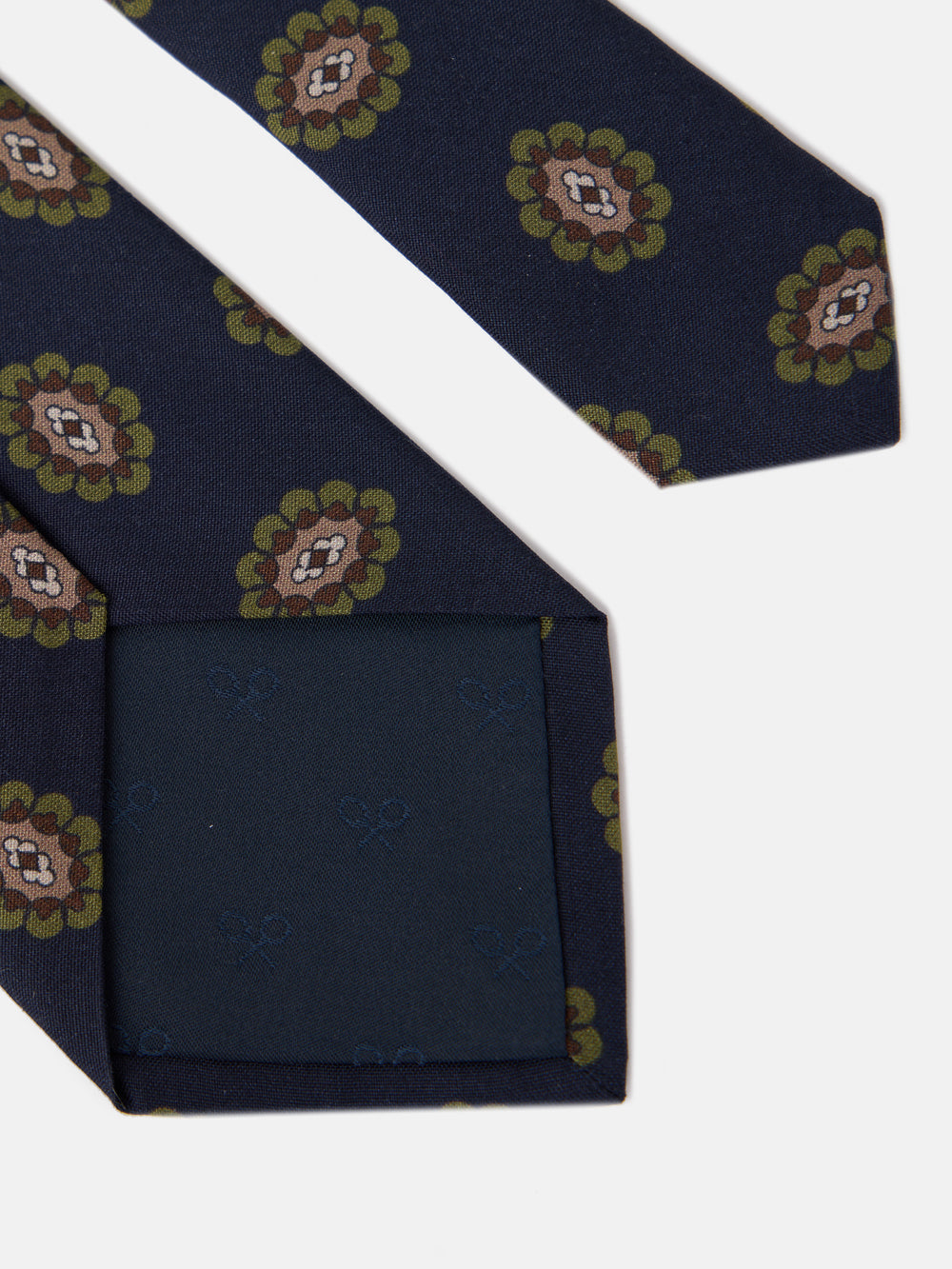 Cravate médaillon bleu marine