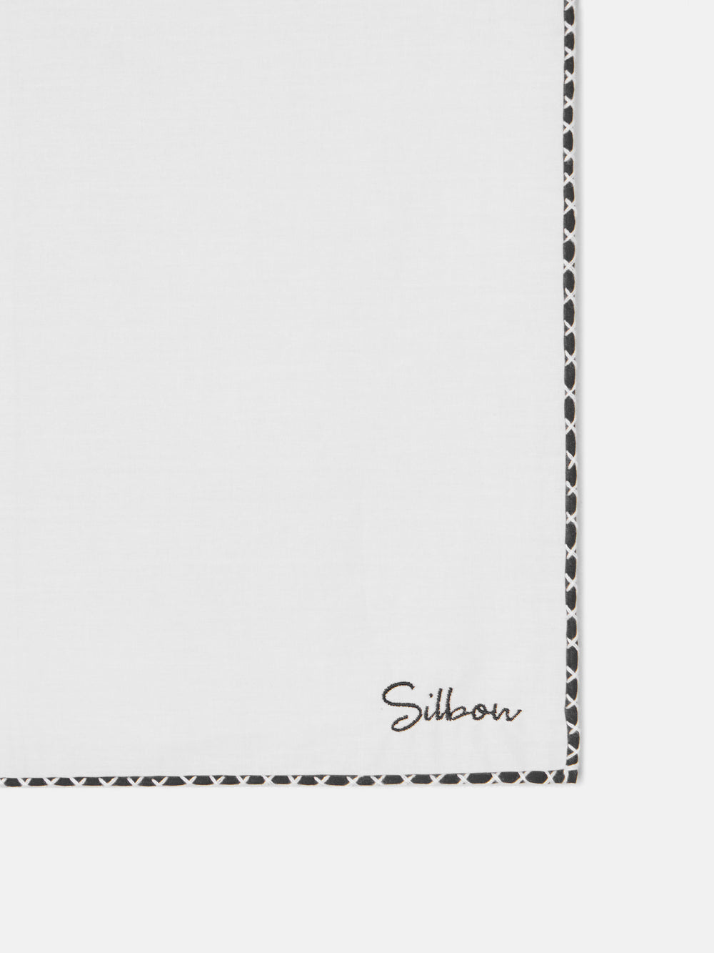 Racket scarf with white stitching profile