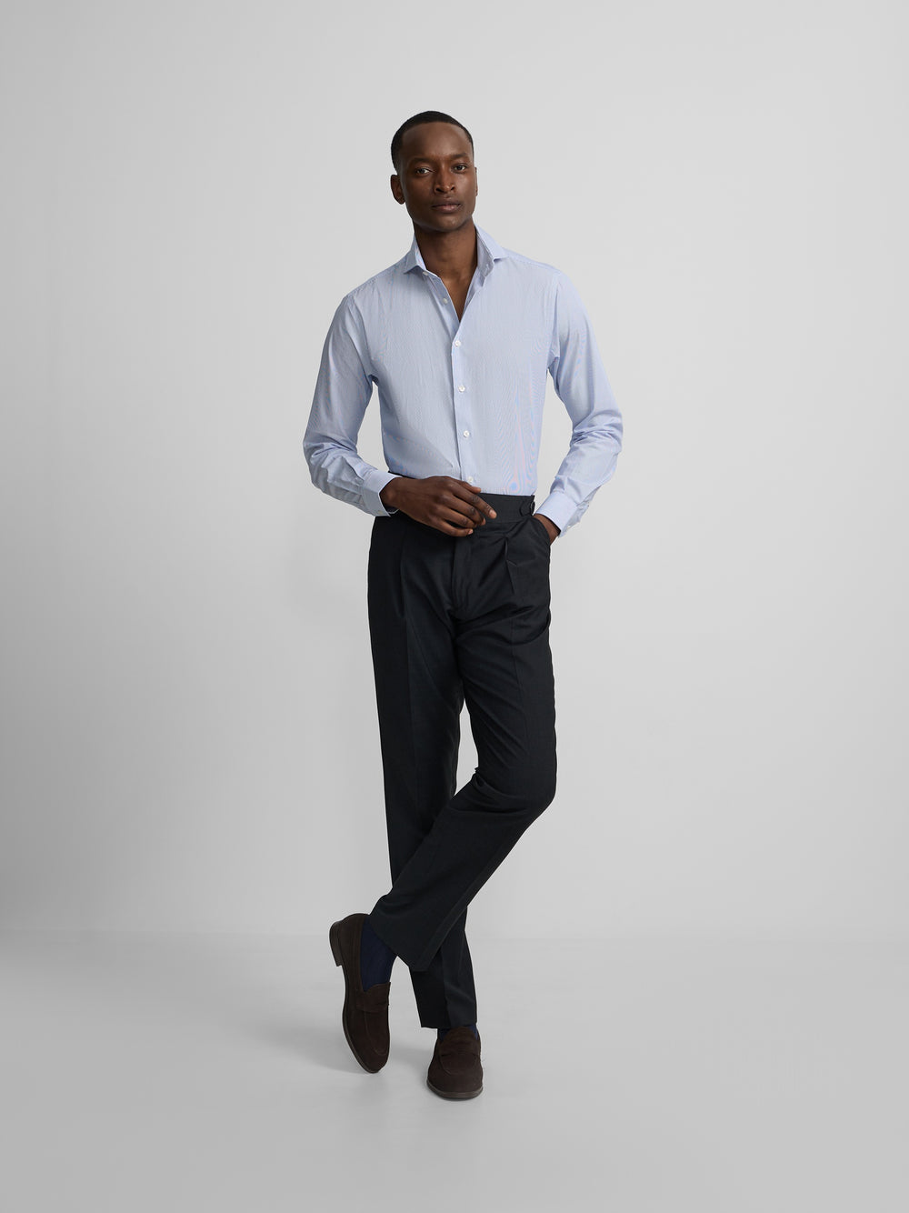 Pantalon vestir pinzas gris oscuro