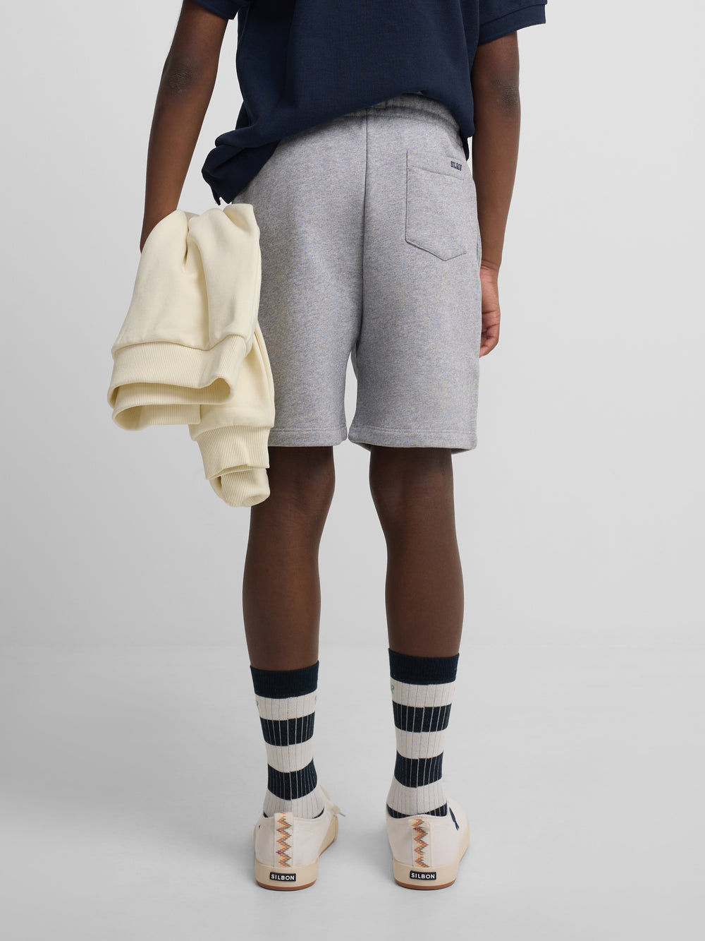 Bermuda deportiva kids gris