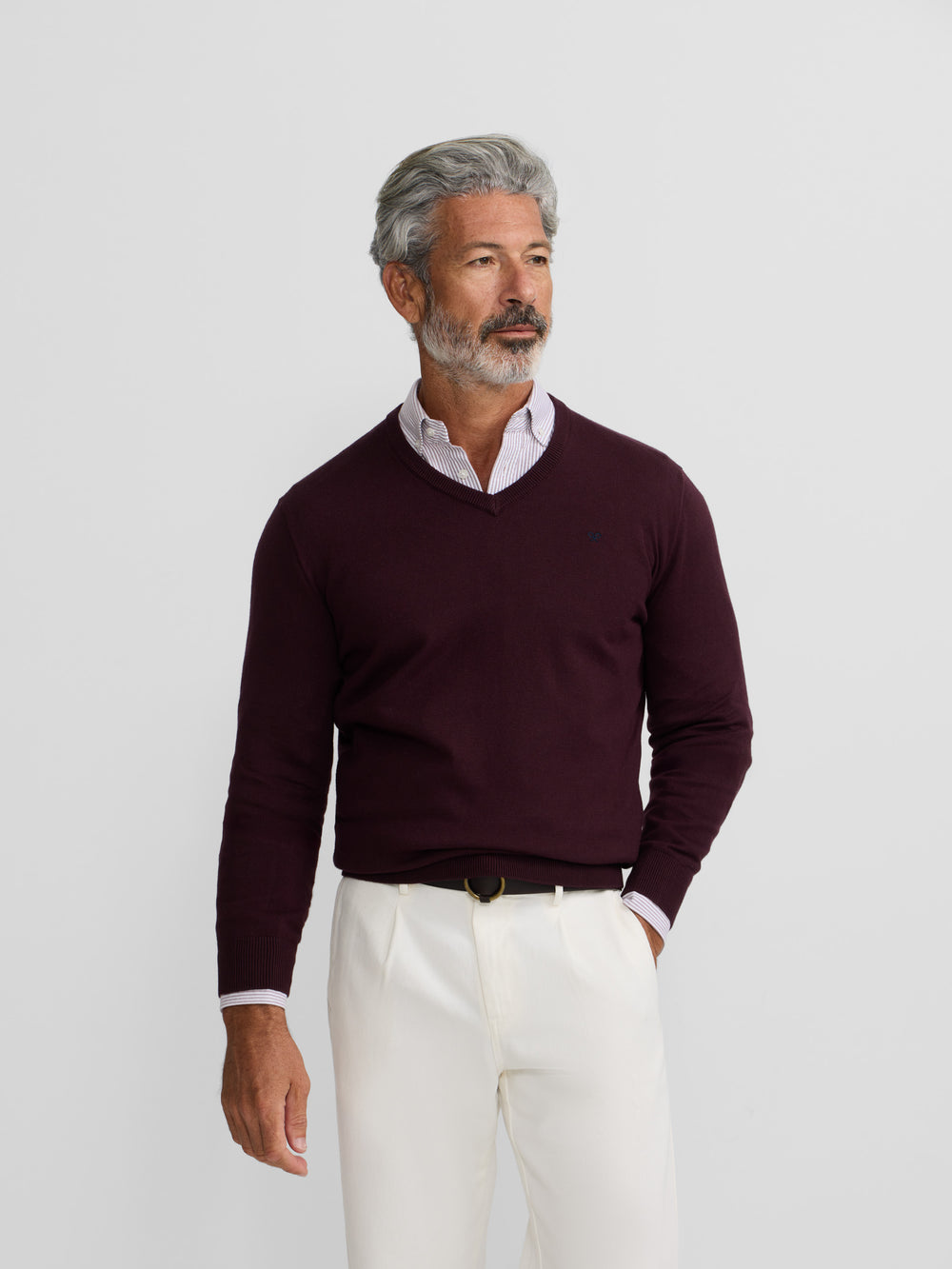 Camisola clássica de decote em bordeaux