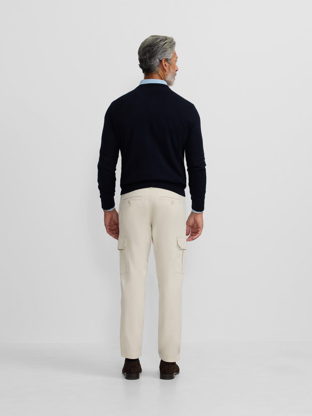 Camisola clássica de gola em bico azul-marinho