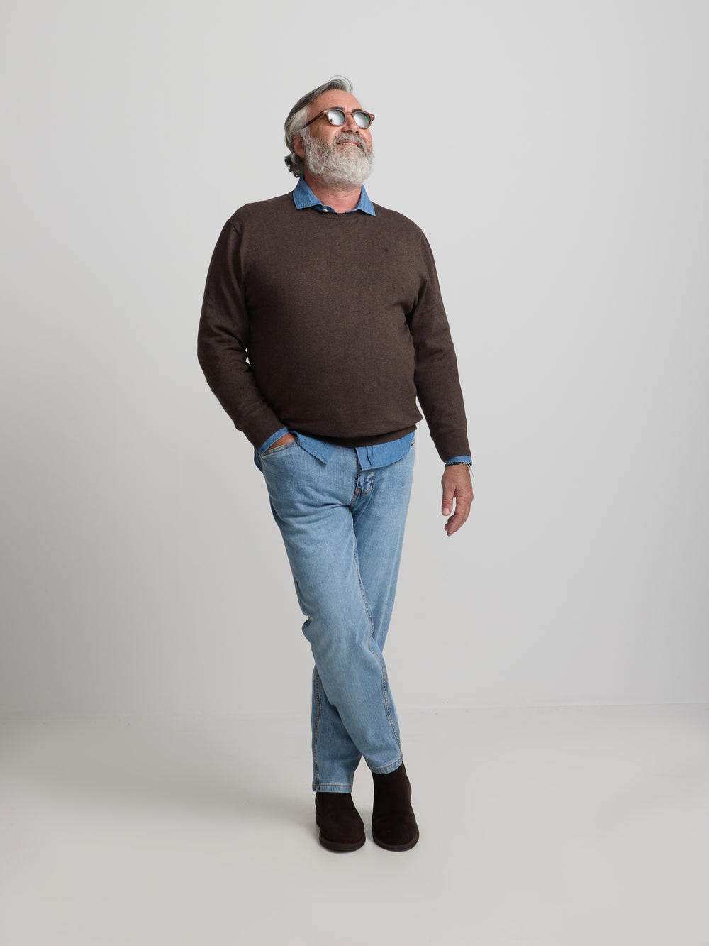 Classic brown round neck sweater