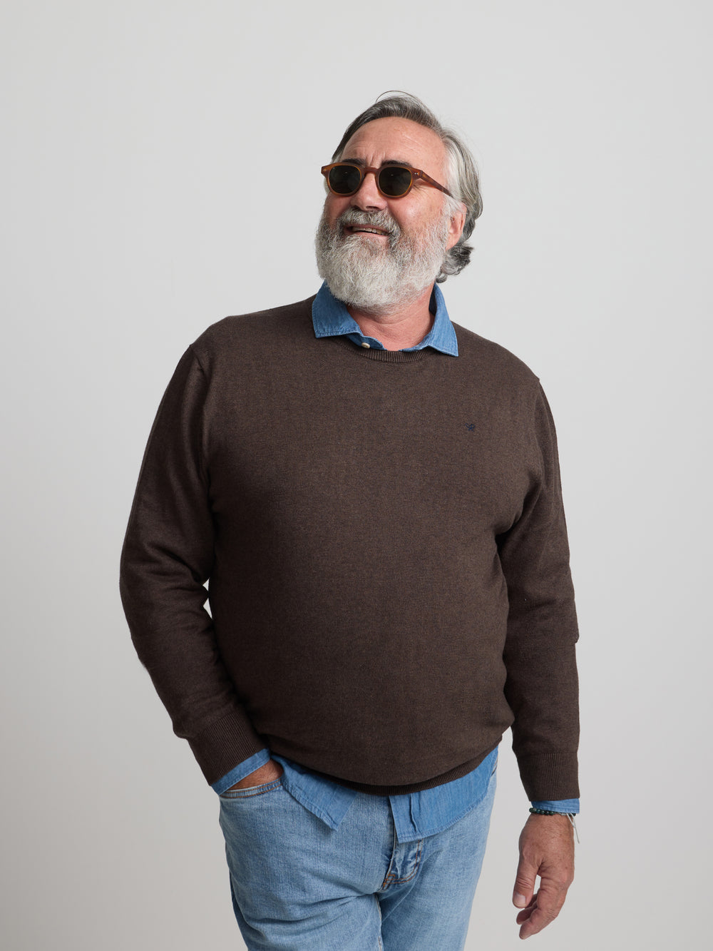 Classic brown round neck sweater