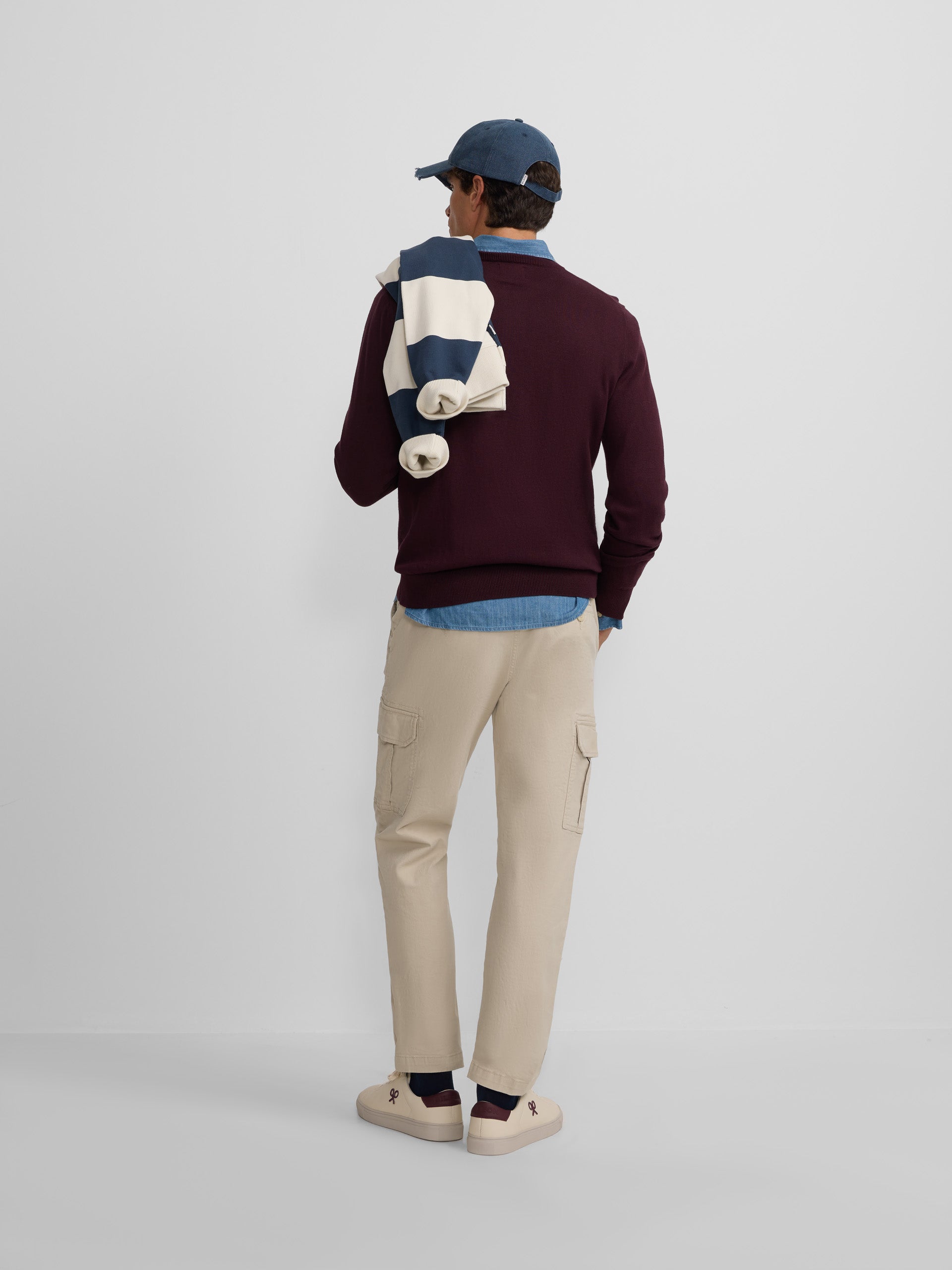 Pull col rond classique bordeaux foncé