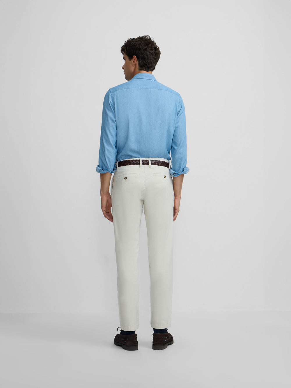 Calças chino casuais em pedra