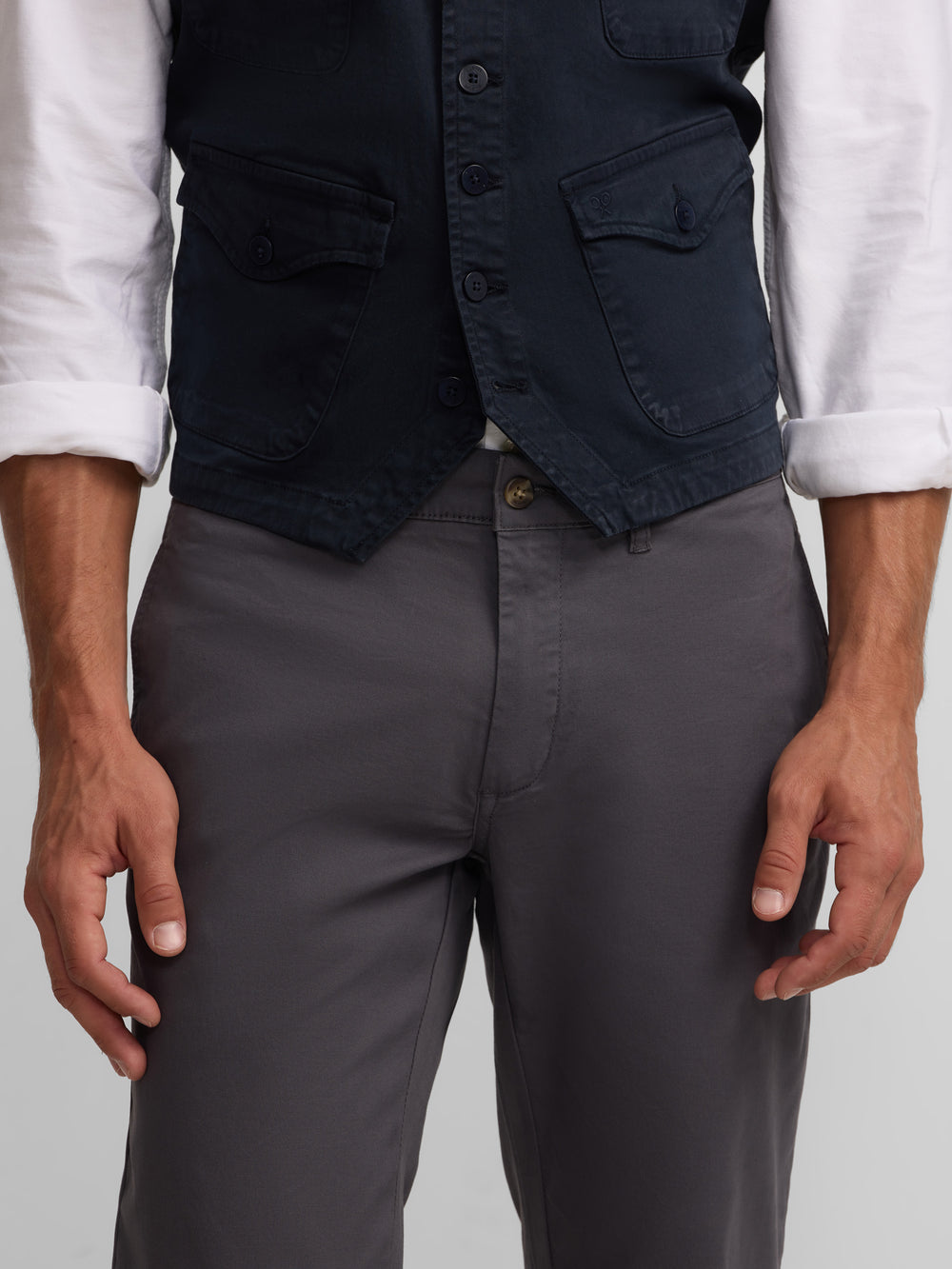 Pantalon chino casual gris oscuro