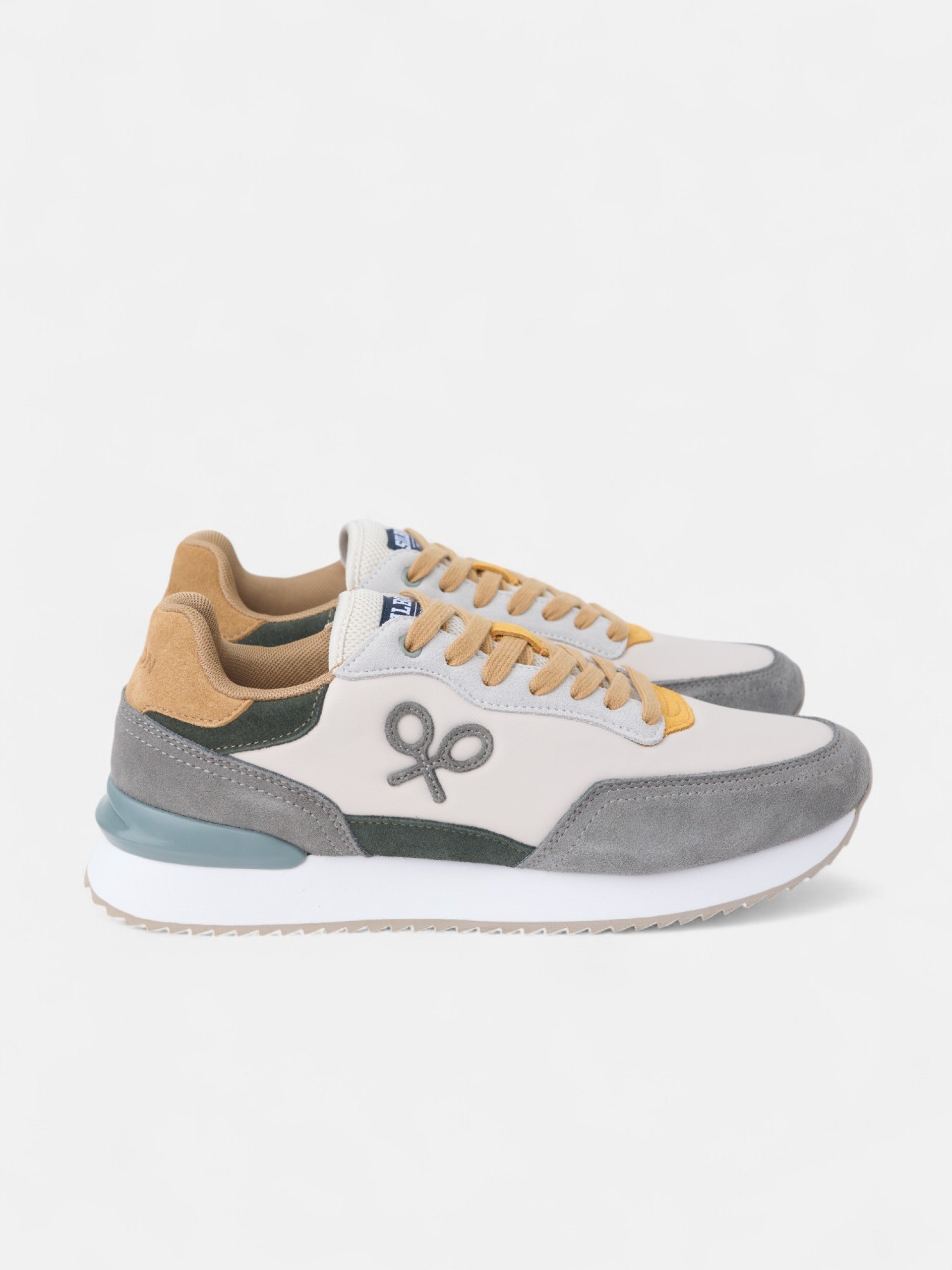 Sapatilha de corrida multicolor cinzenta