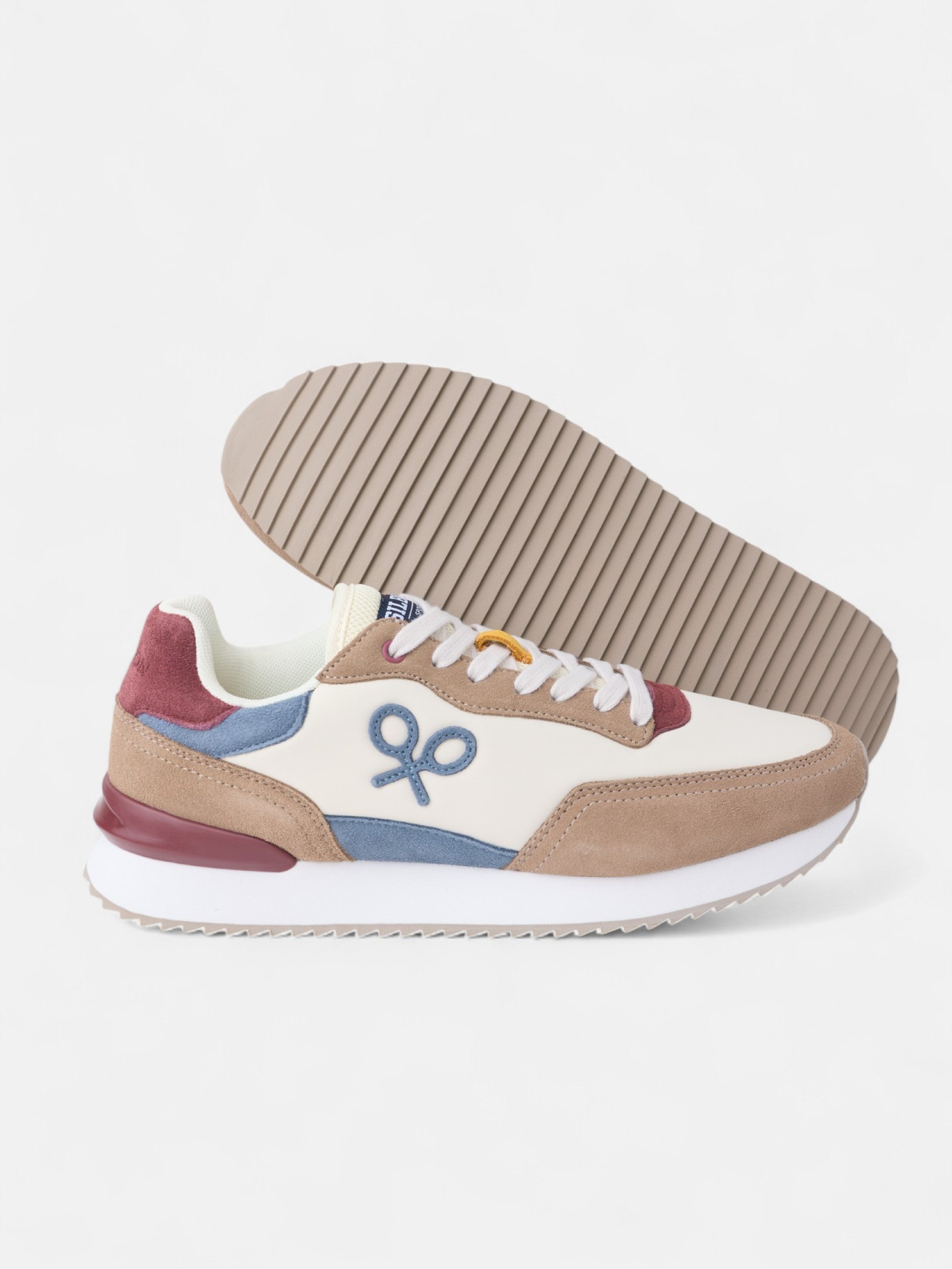 Multicolored beige running shoe