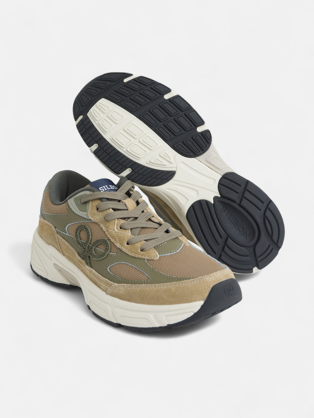 Sapatilha de corrida em tom verde