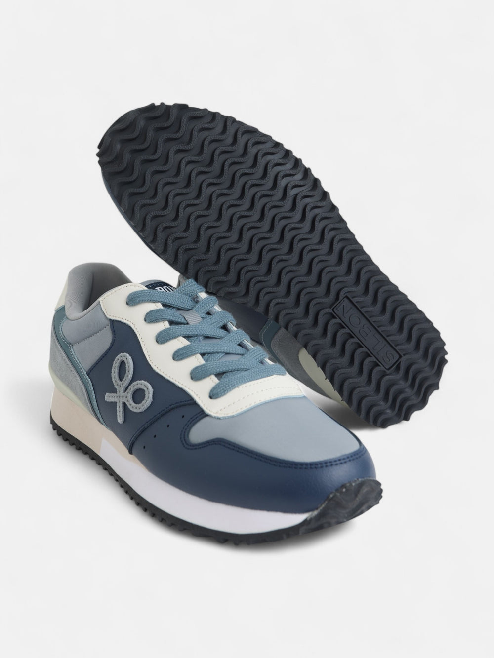 Sapatilha de corrida desportiva cinzenta