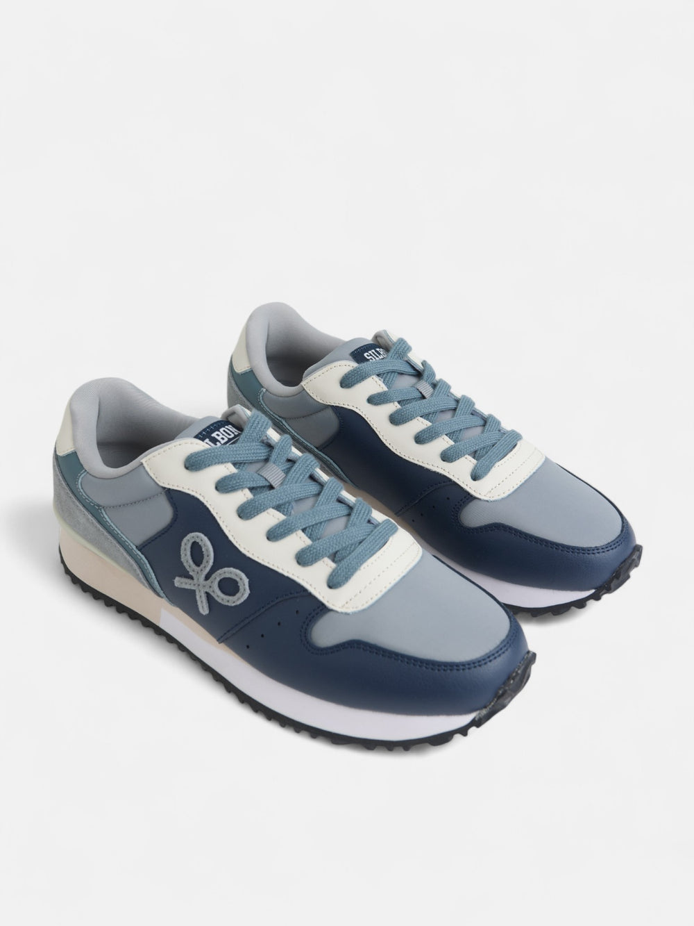 Sapatilha de corrida desportiva cinzenta