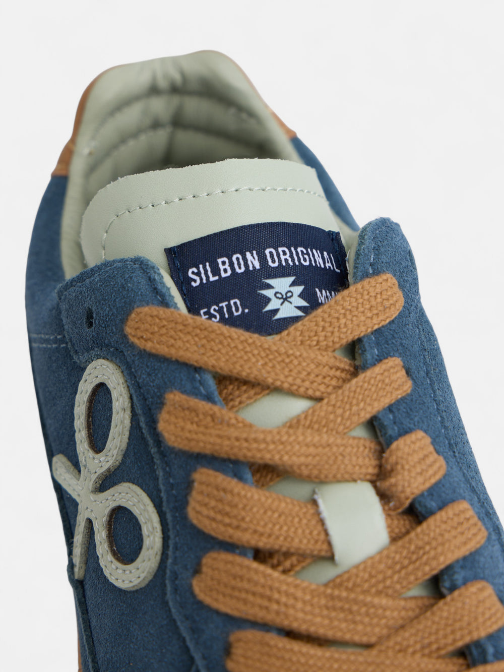 Sapatilha casual em pele azul