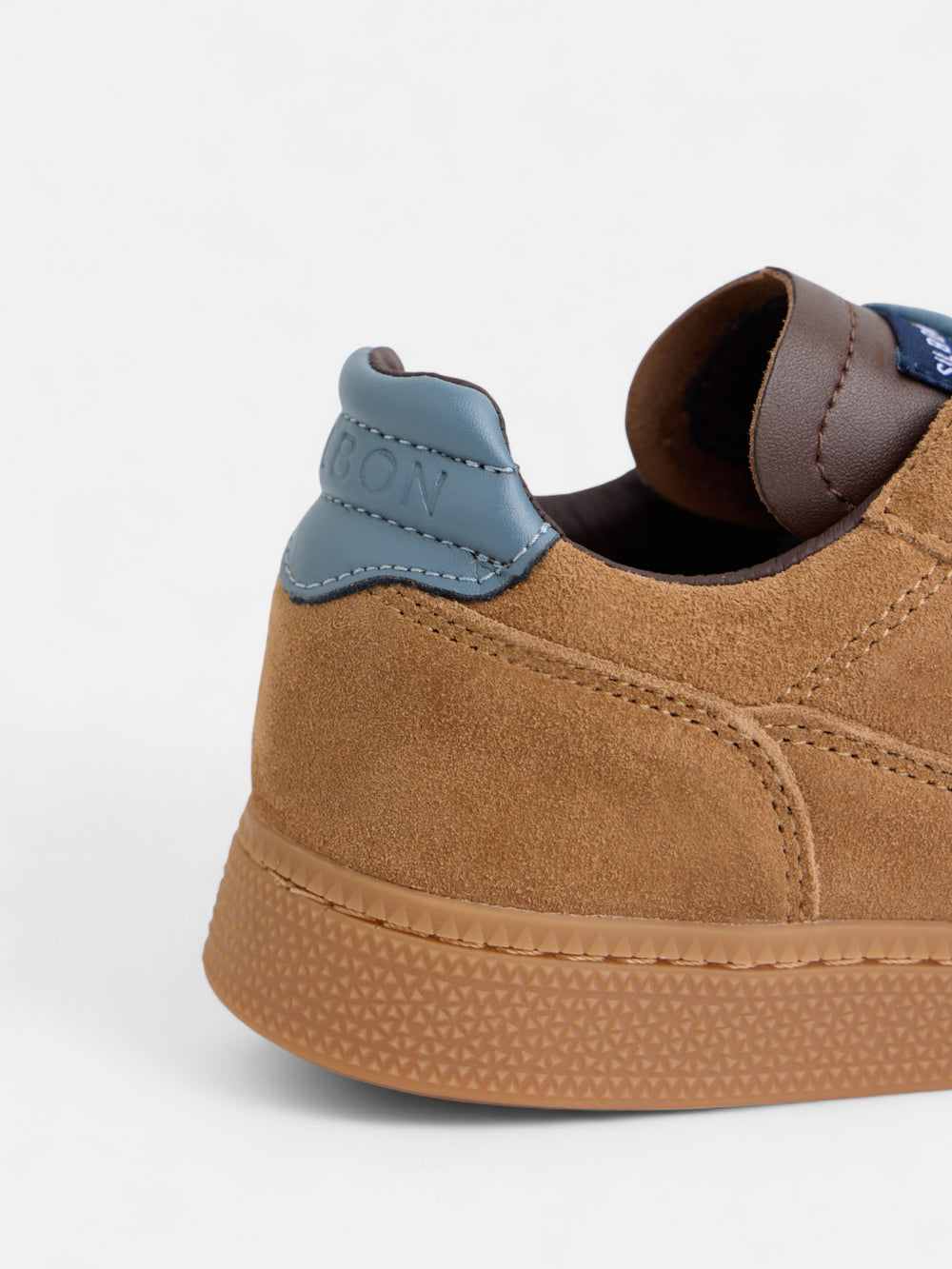 Sapatilha casual em pele mostarda