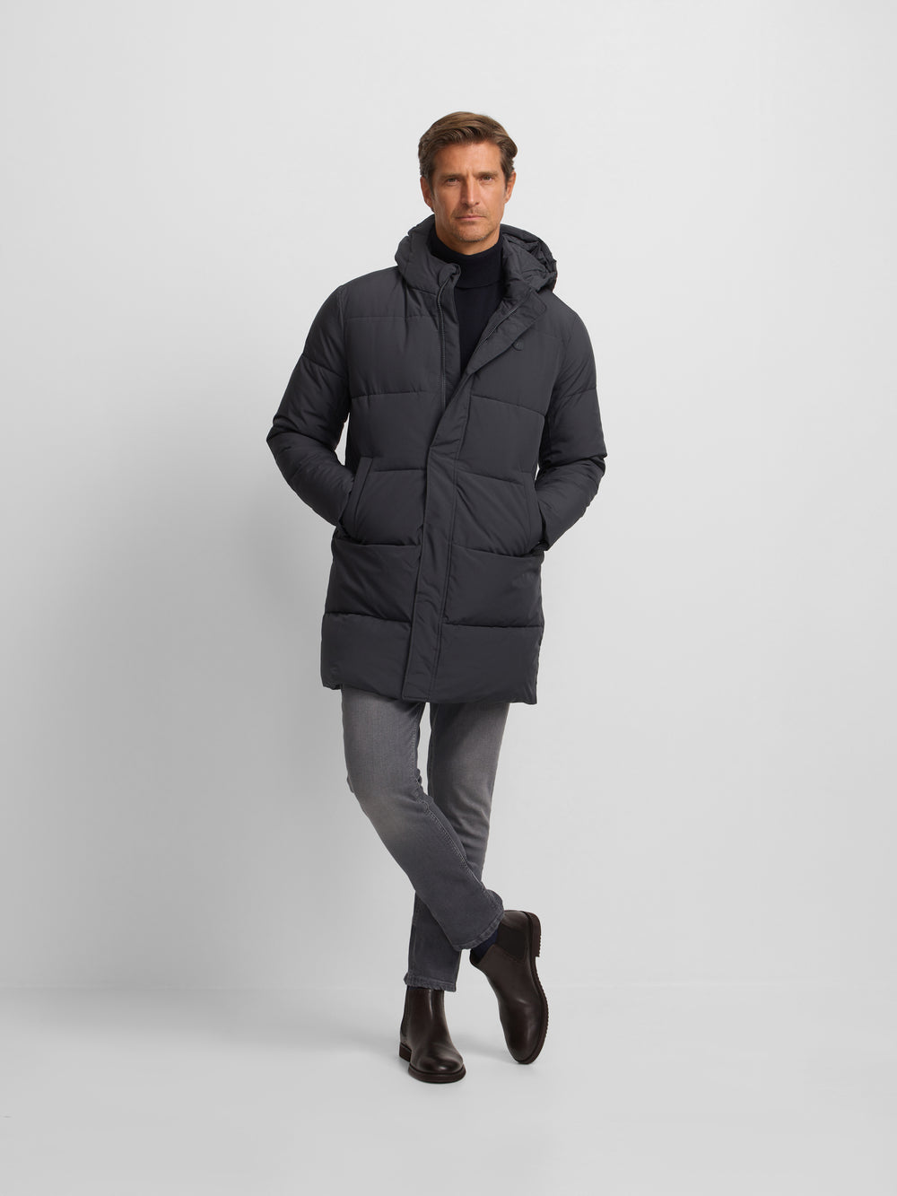 Manteau long matelassé à capuche grise