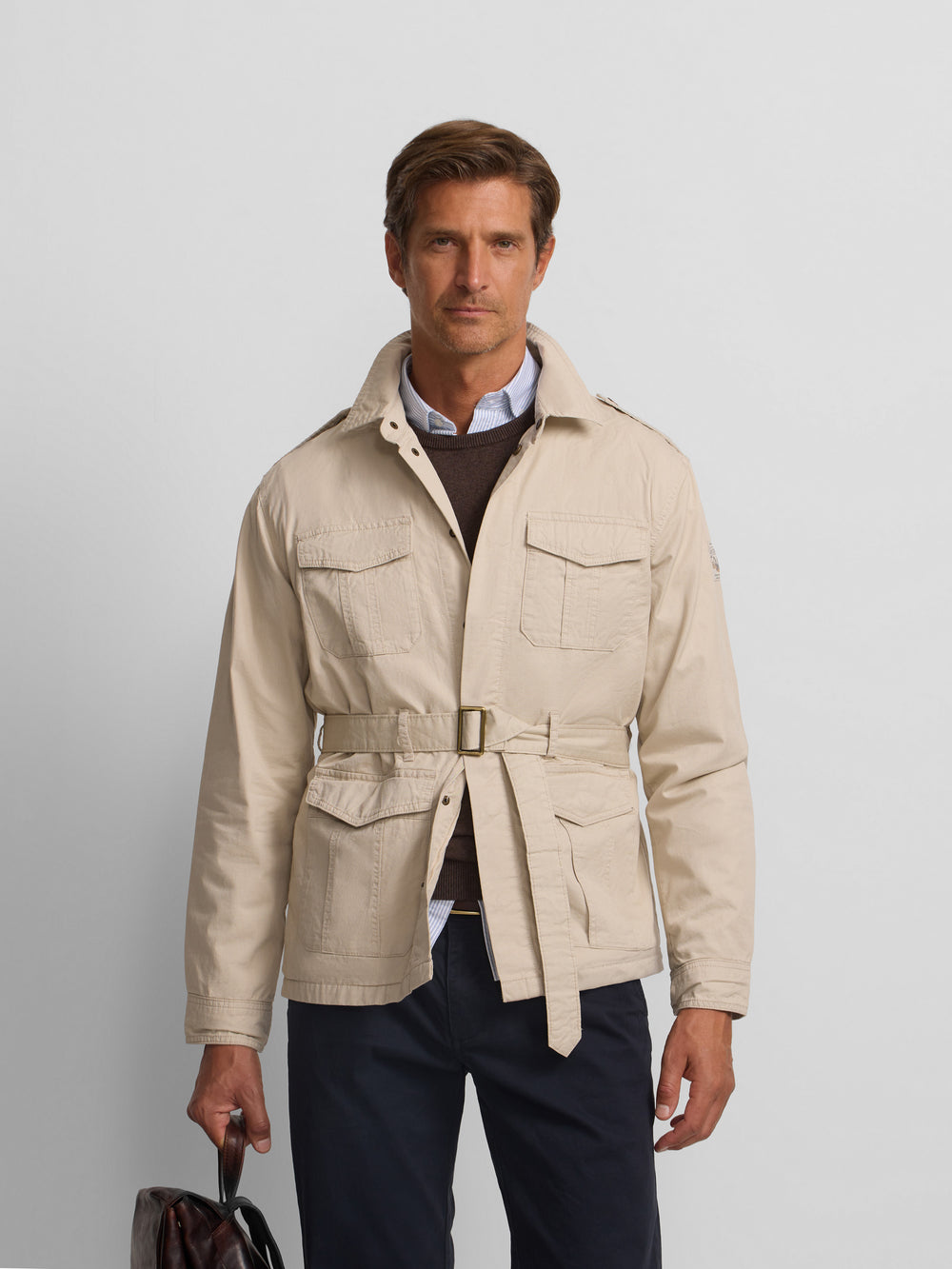 Casaco bege com cinto