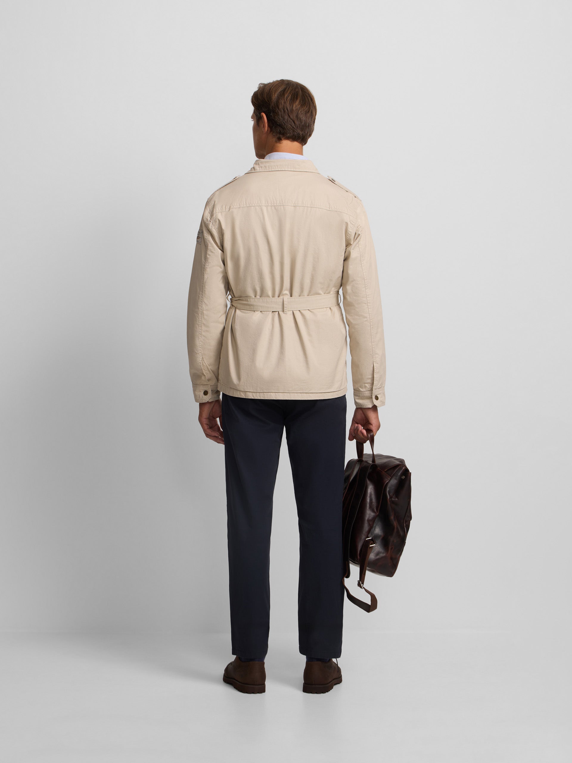 Casaco bege com cinto