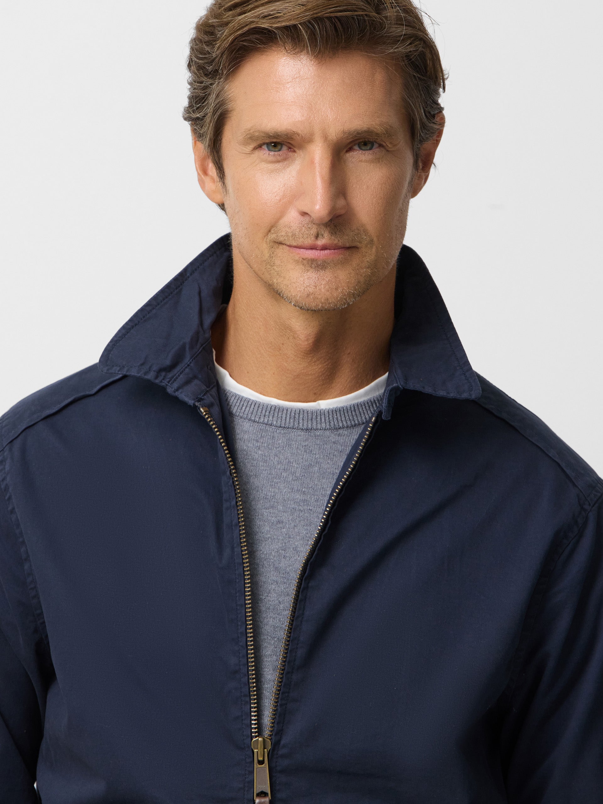 Cazadora garment dye azul marino