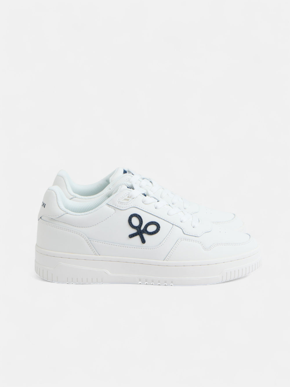 White casual sport shoe
