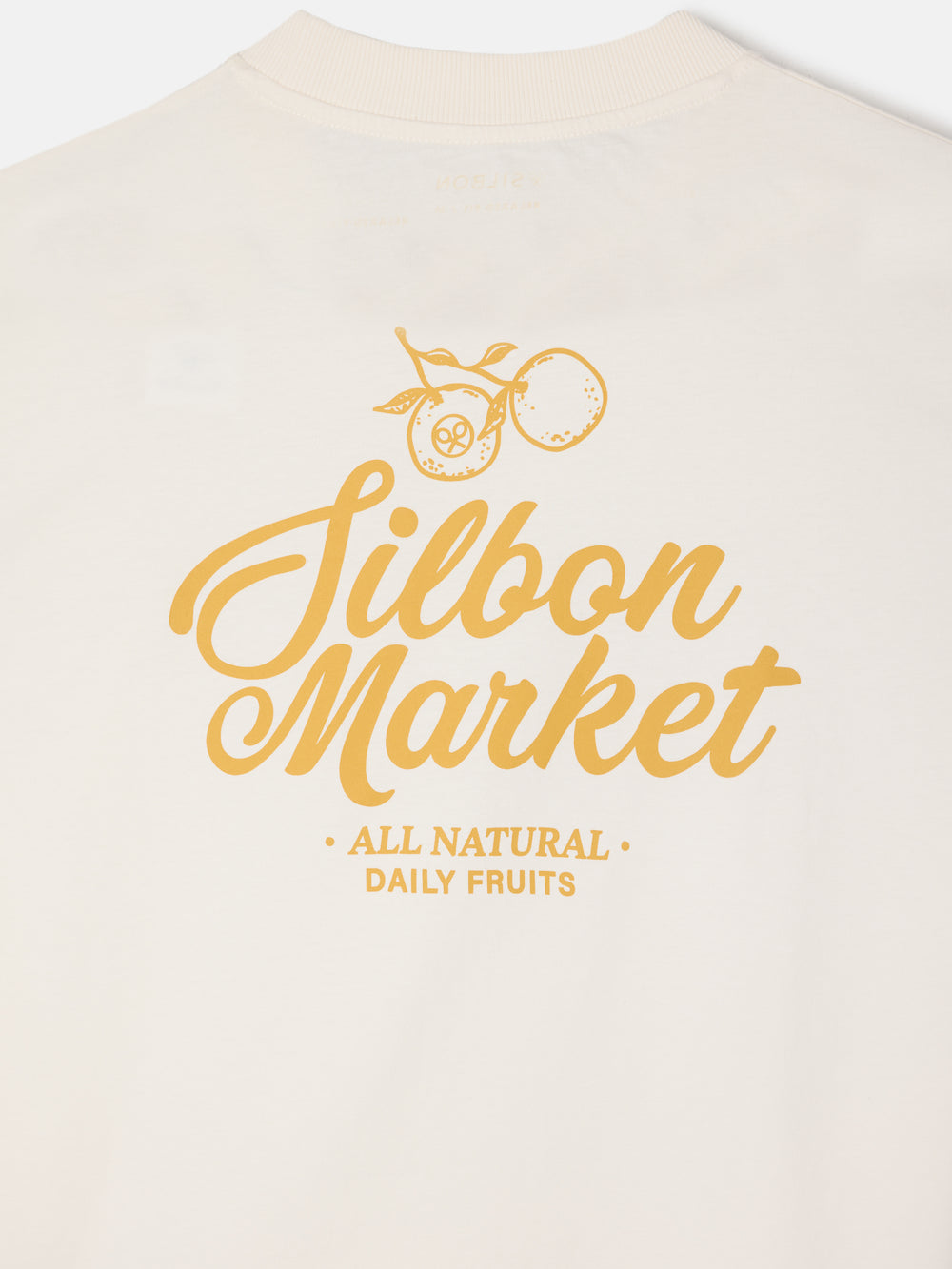 Camiseta relaxed fit market crema