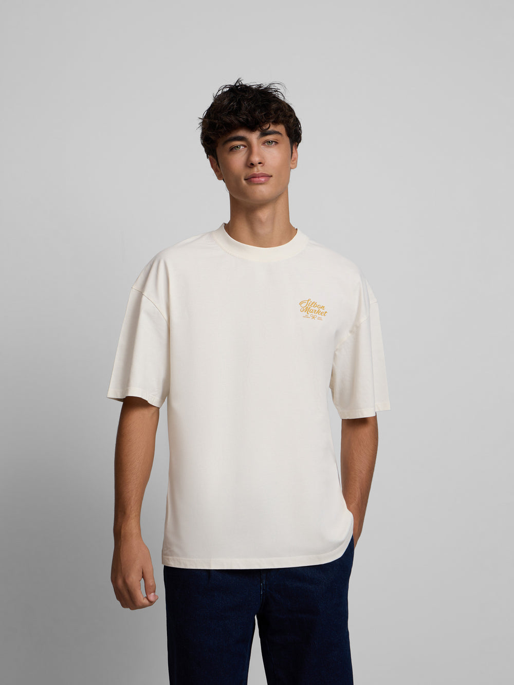 Camiseta relaxed fit market crema