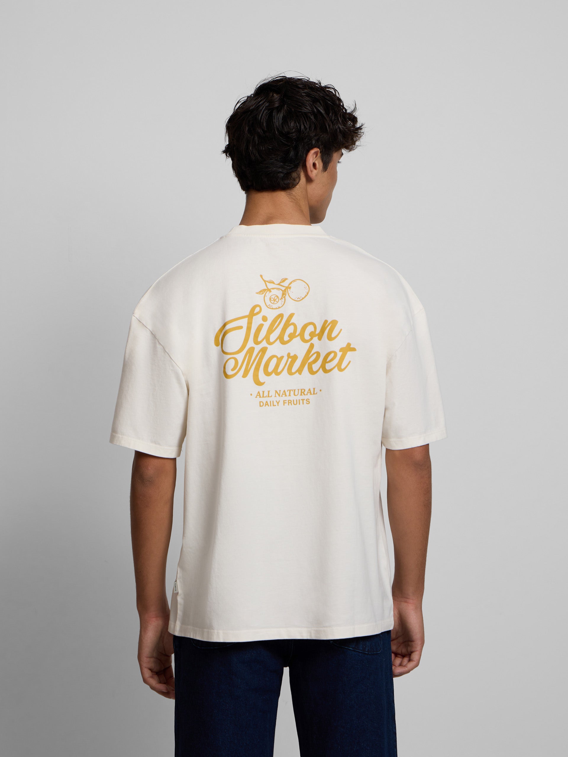 Camiseta relaxed fit market crema