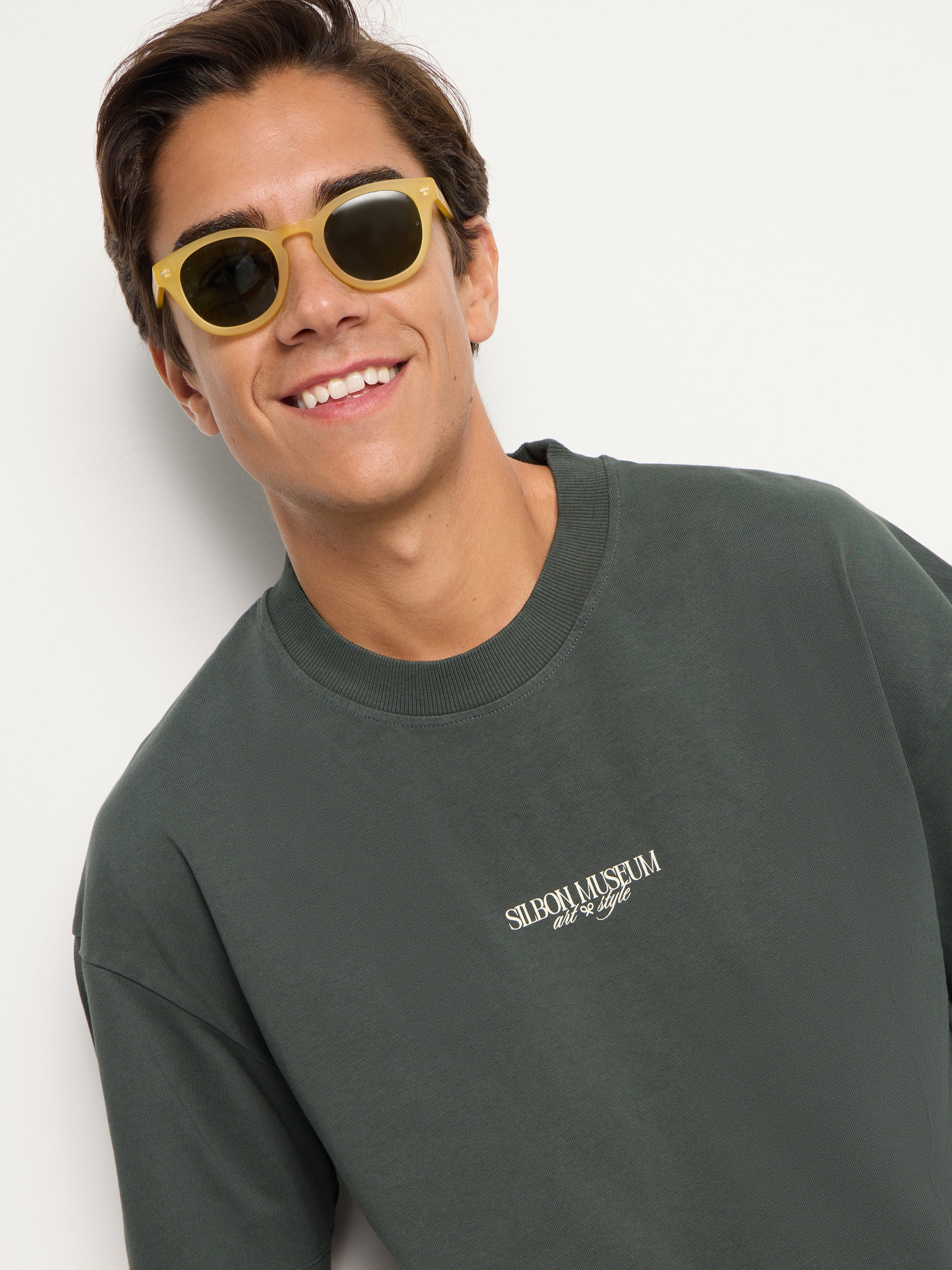 Camiseta relaxed fit museum verde