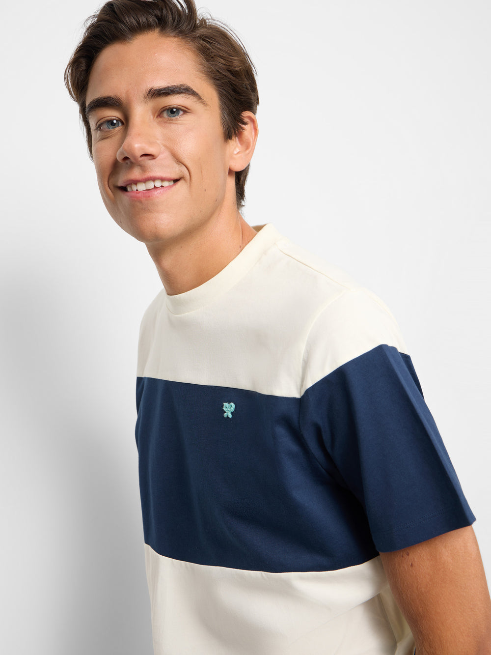Camisola de risca larga azul-marinho e creme