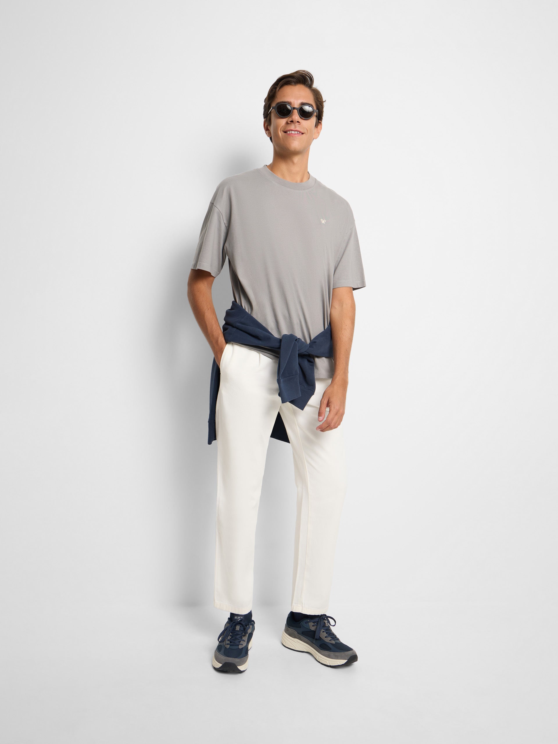 Camiseta relaxed just vibes gris