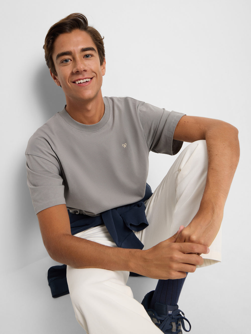 Relaxed just vibes grey t-shirt