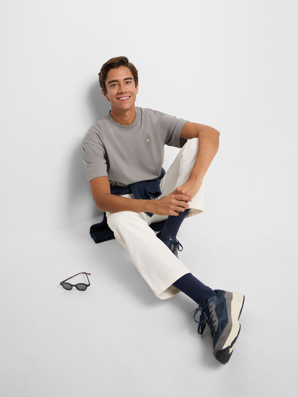 Relaxed just vibes grey t-shirt