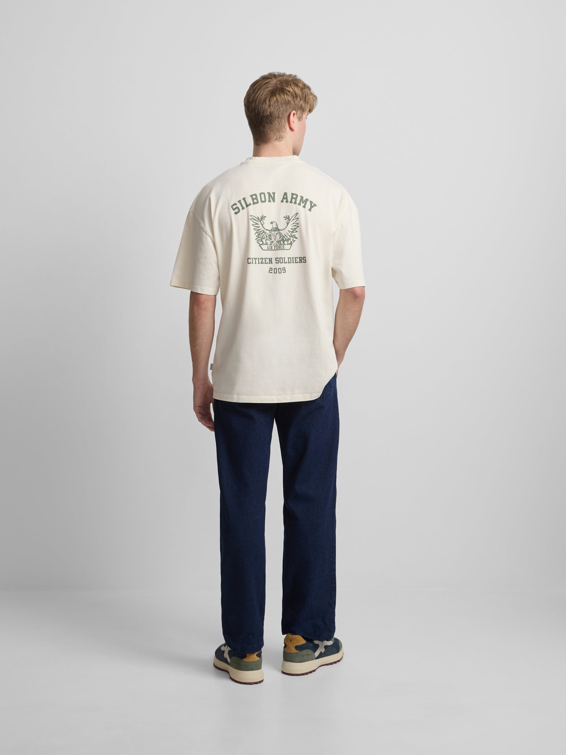 Camiseta relaxed fit soldiers crema