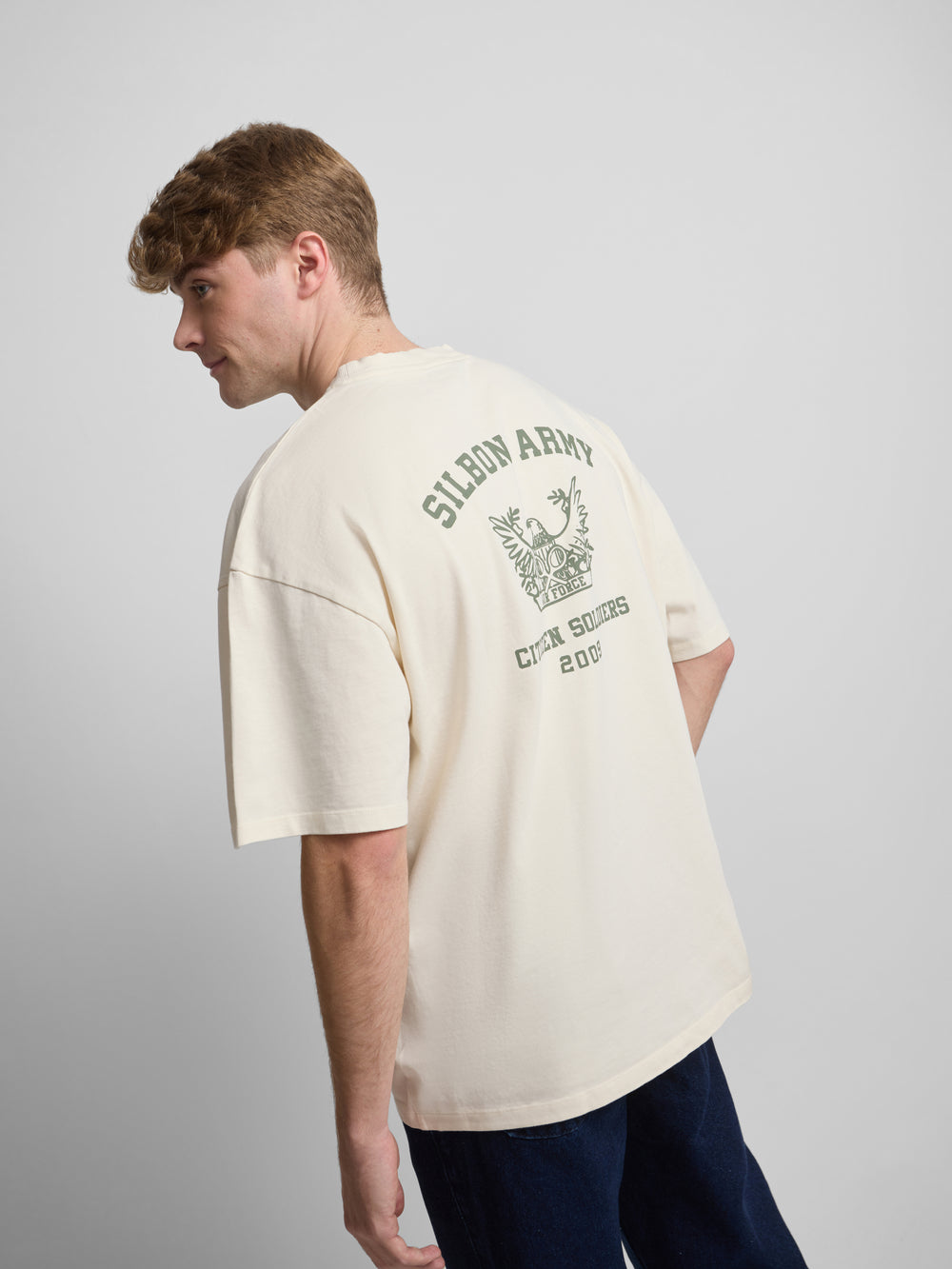 Camiseta relaxed fit soldiers crema