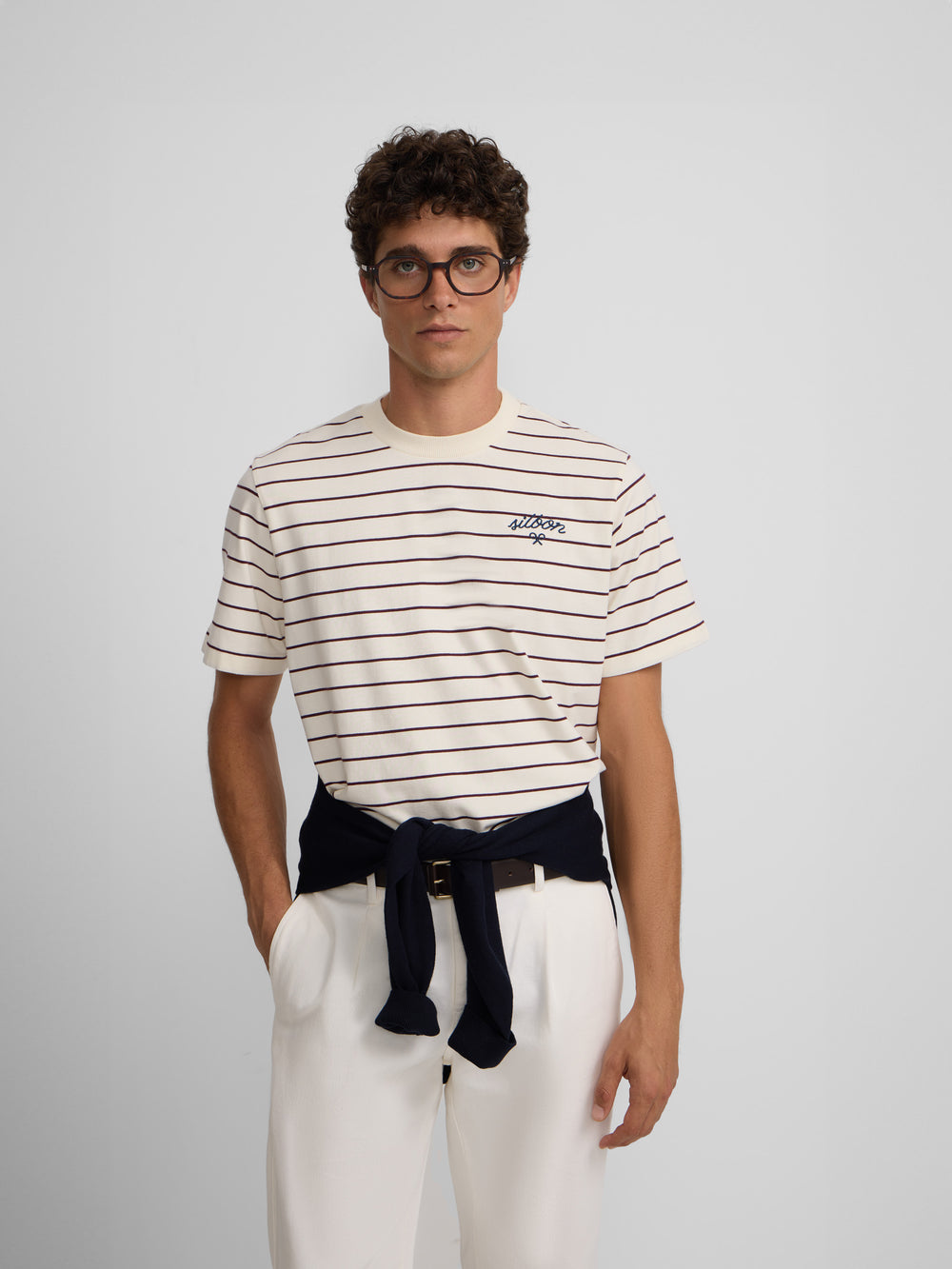 Camiseta raya fina burdeos crema