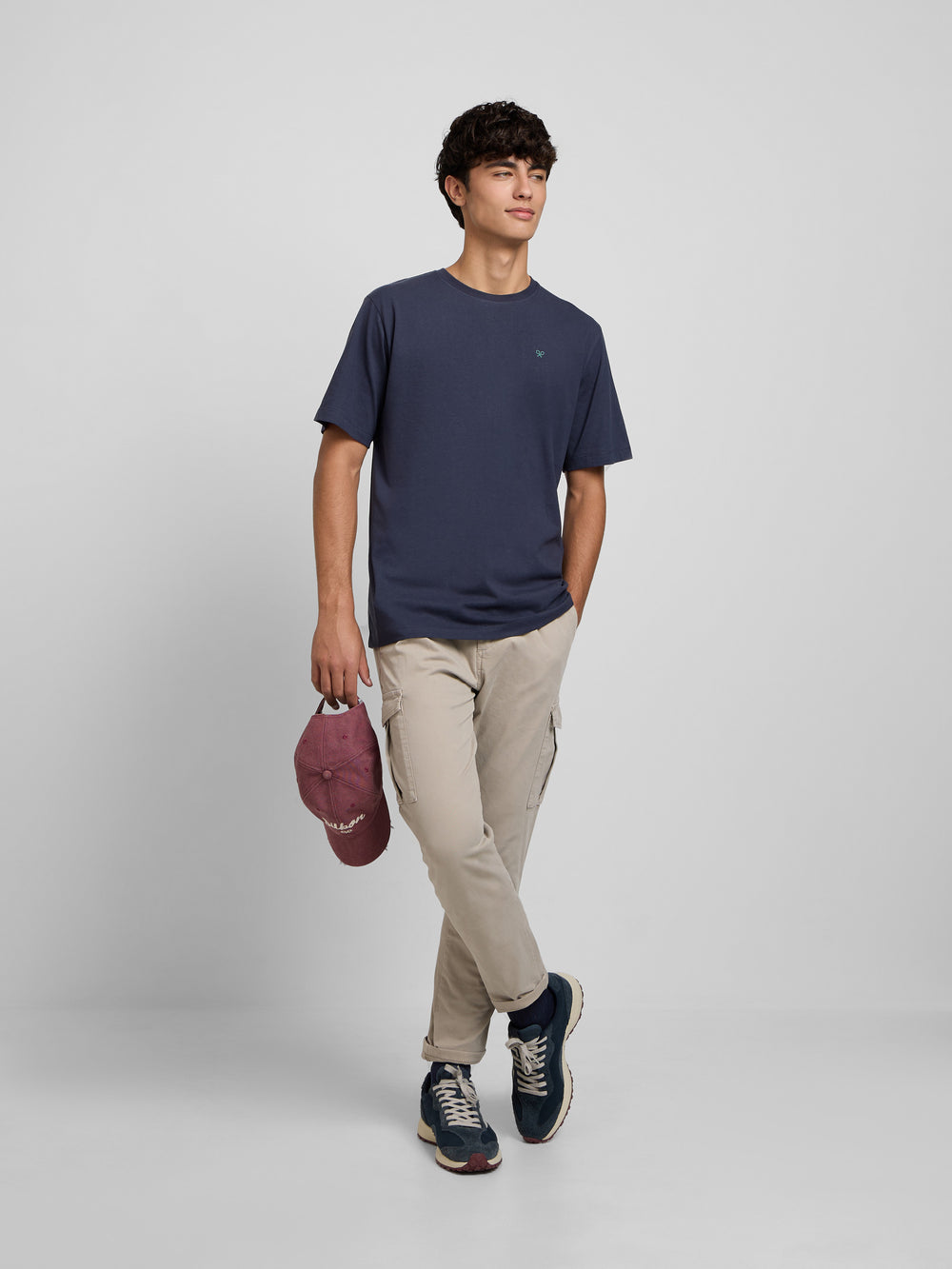 Multicolored ethnic circle t-shirt in navy blue