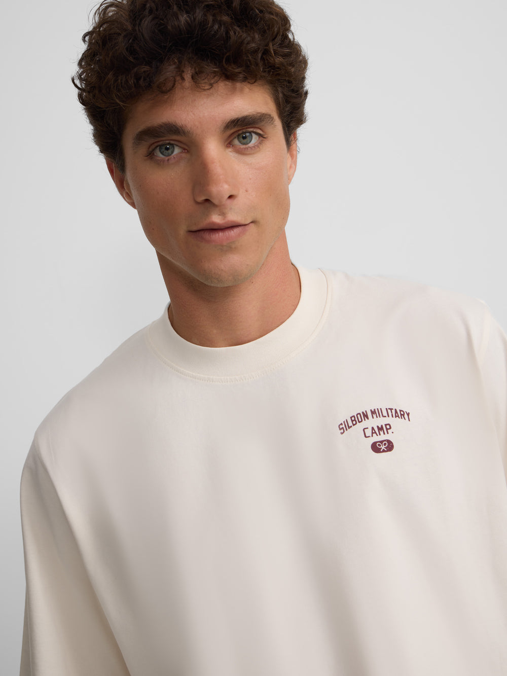 Camiseta special fit military camp crema