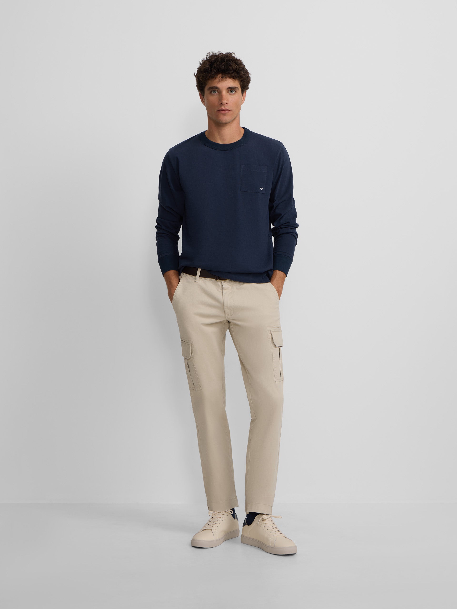 Camisola de manga comprida com bolso azul-marinho