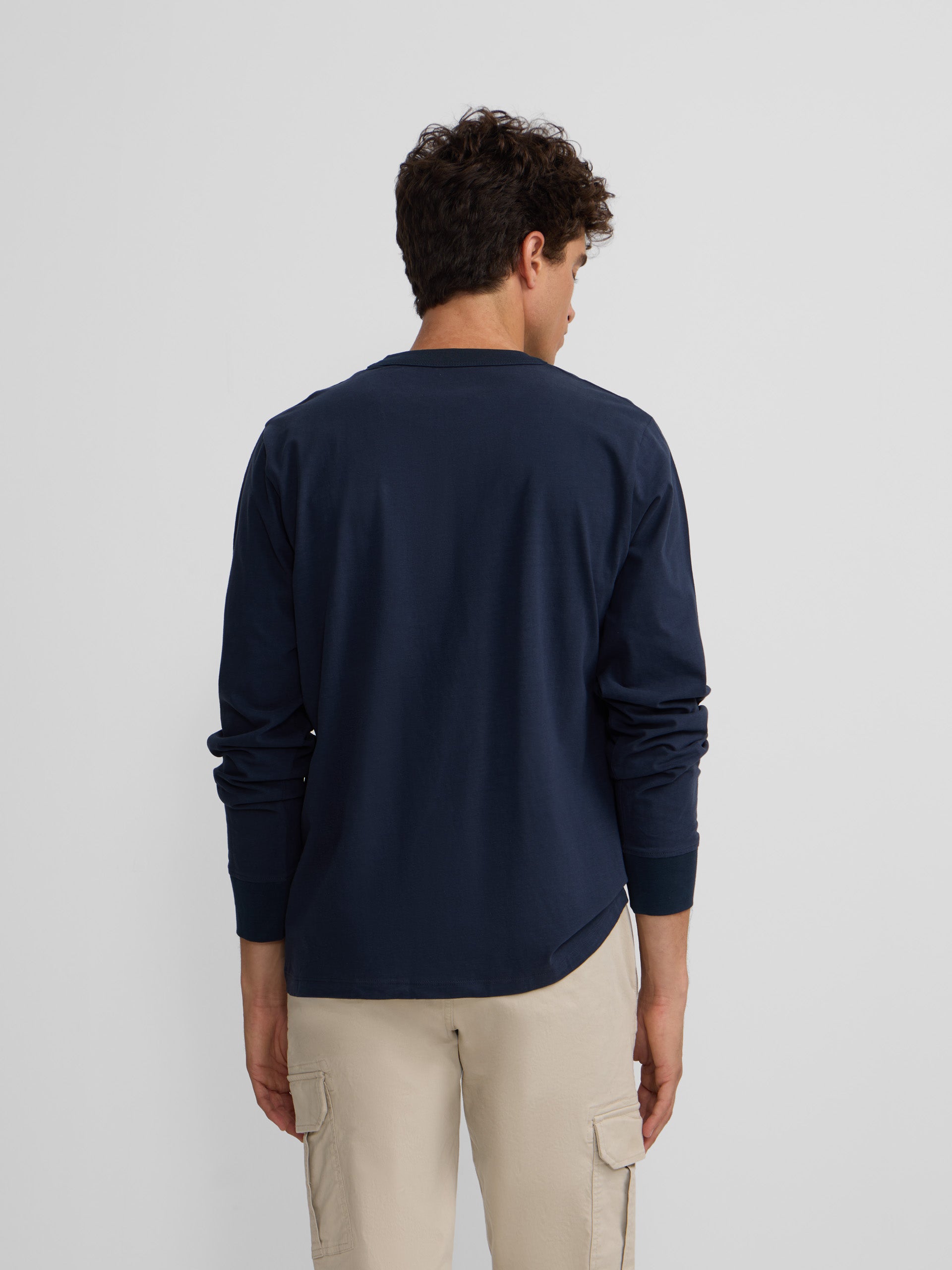 Camisola de manga comprida com bolso azul-marinho