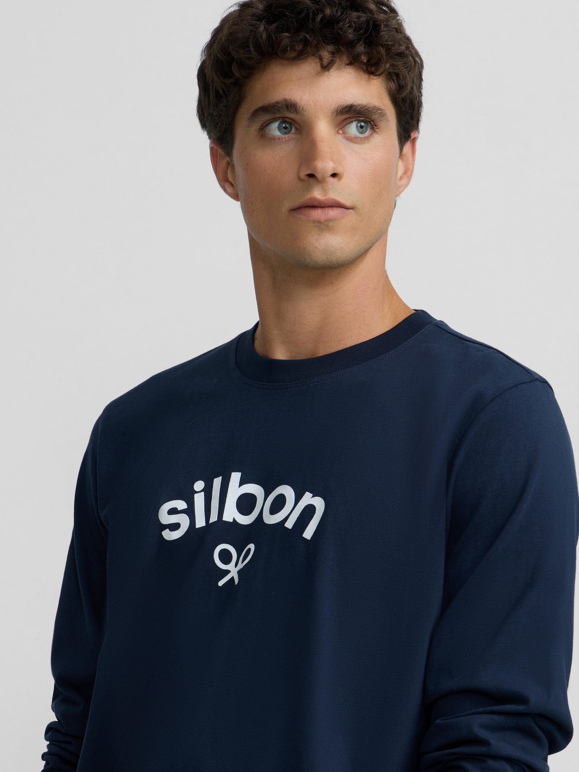 Navy blue long-sleeved T-shirt with medium logo