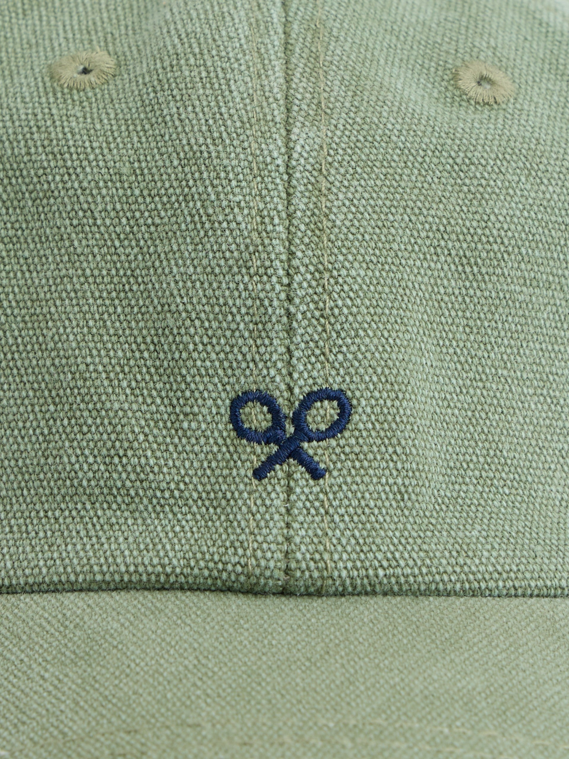 Green embroidered racket cap