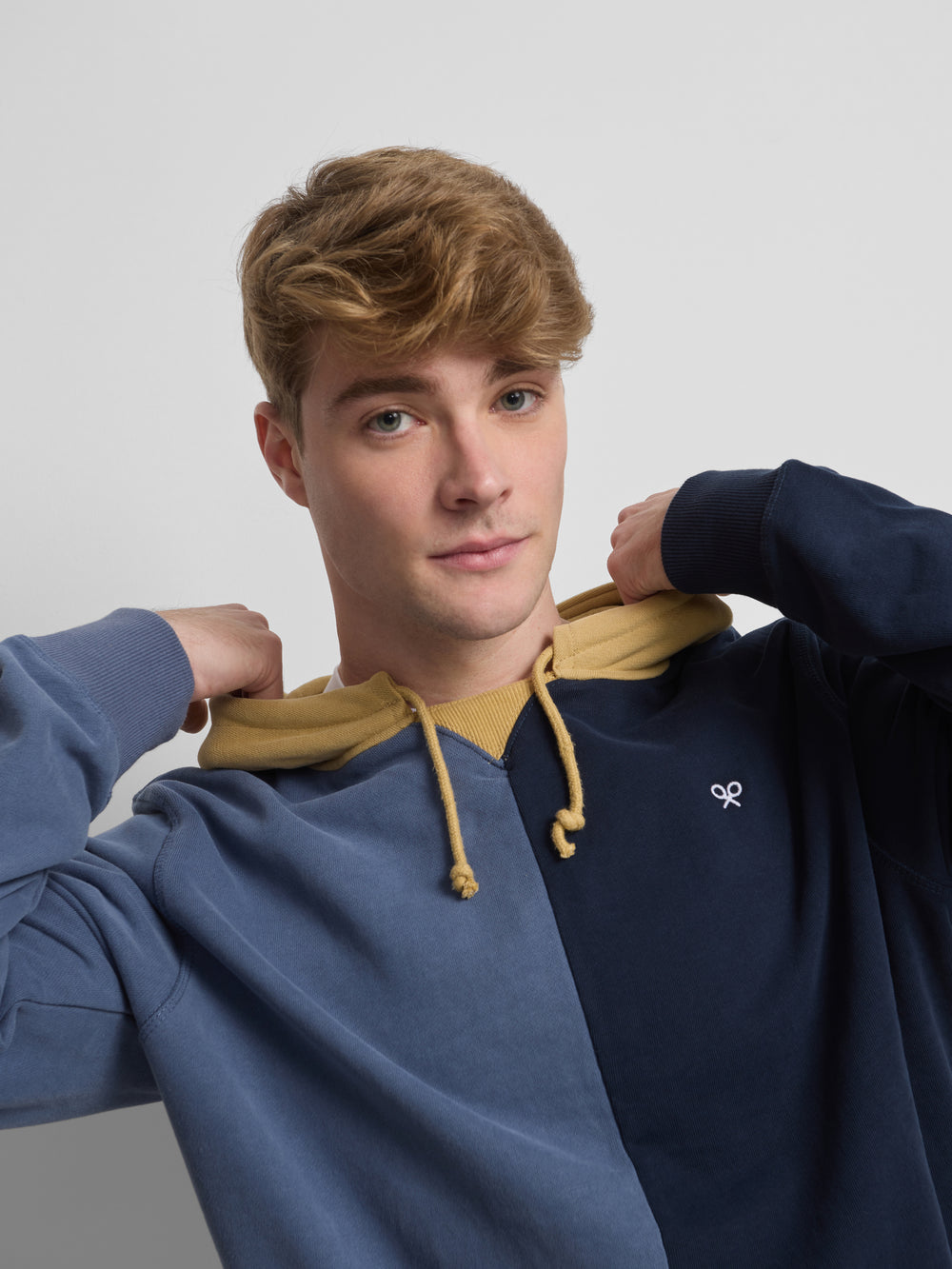 Sudadera hoodie multicolor azul mostaza