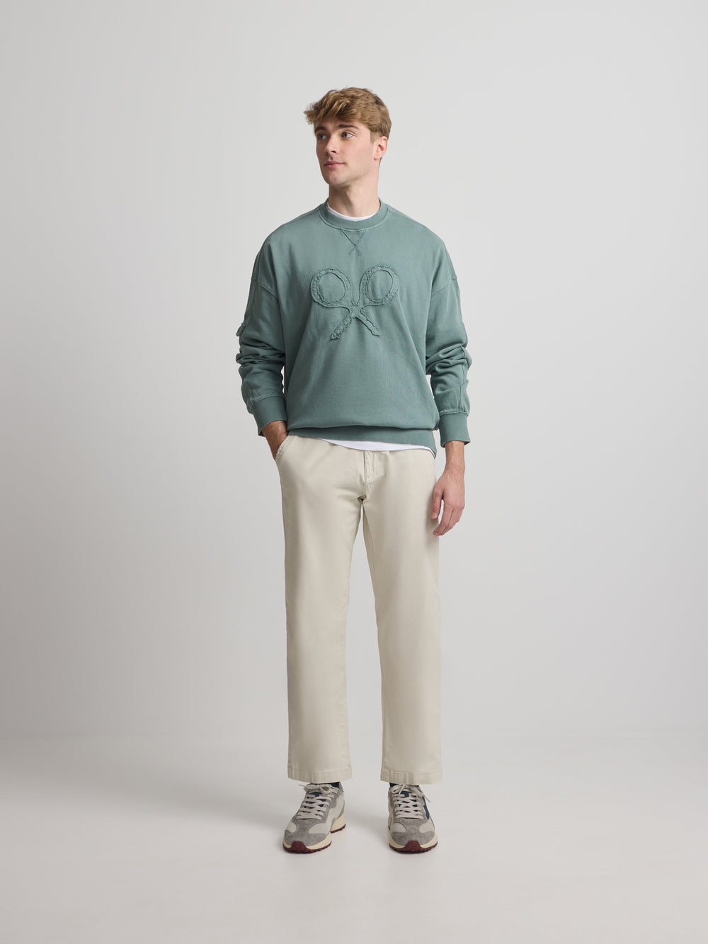 Sudadera relaxed fit logo garment dye gris azul