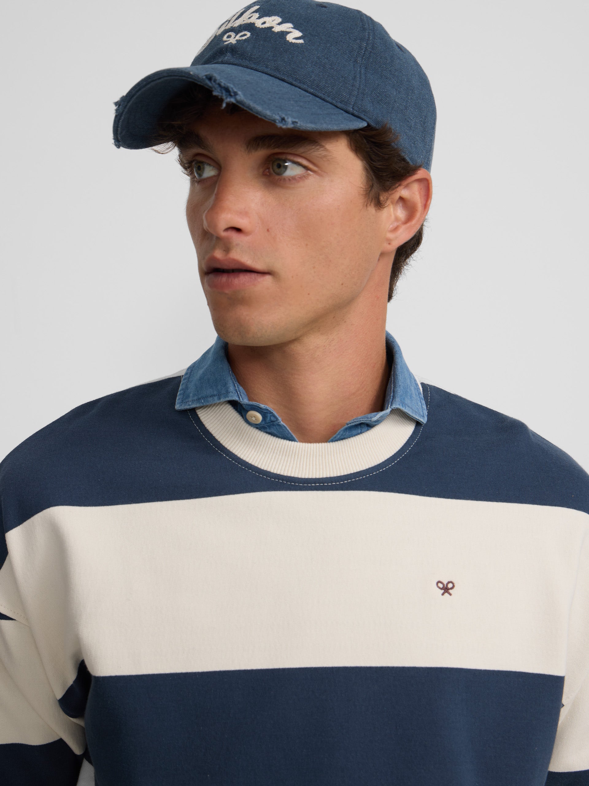 Relaxed fit sweatshirt with cream and navy blue stripes