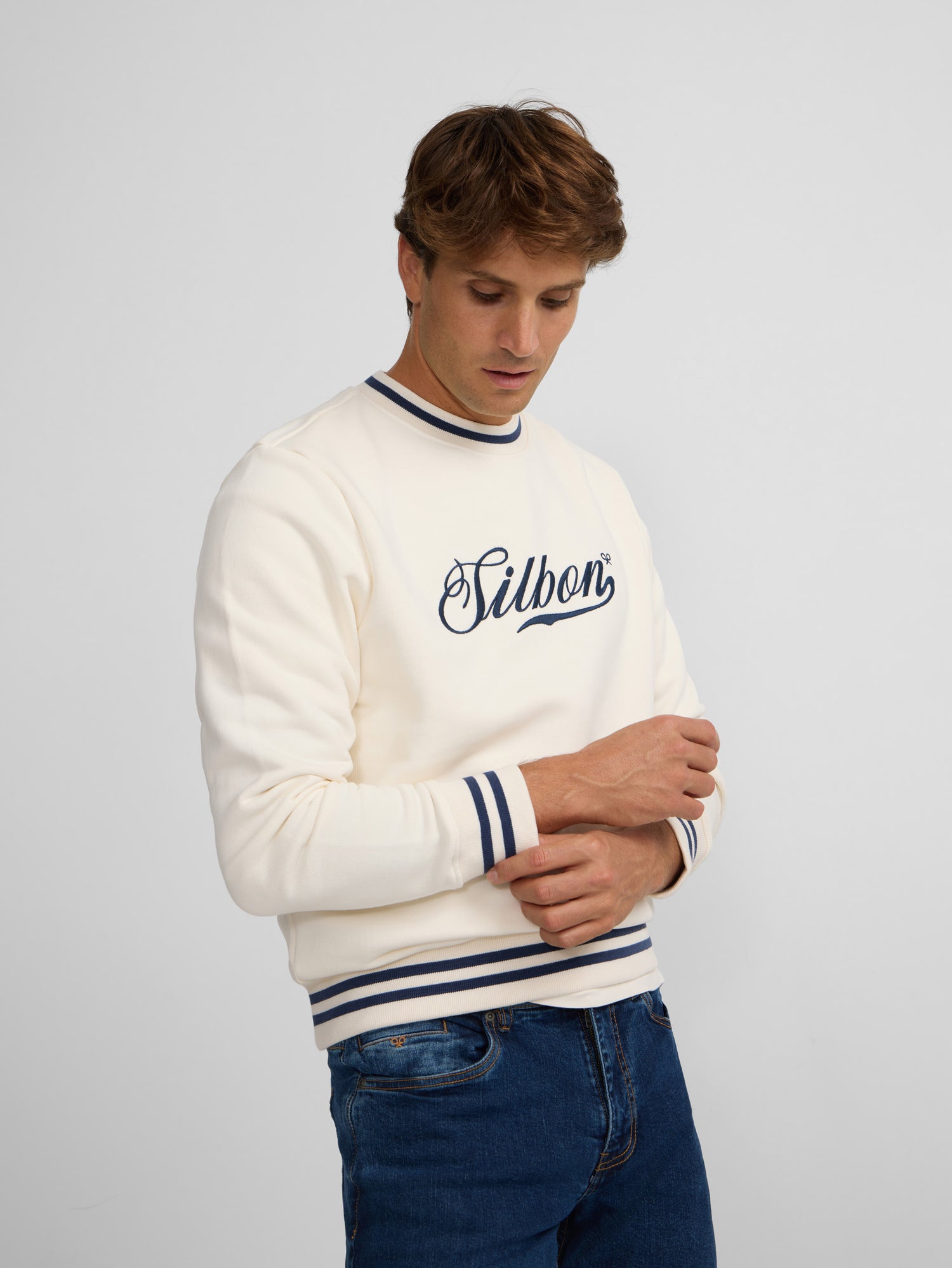 Retro lettering cream sweatshirt