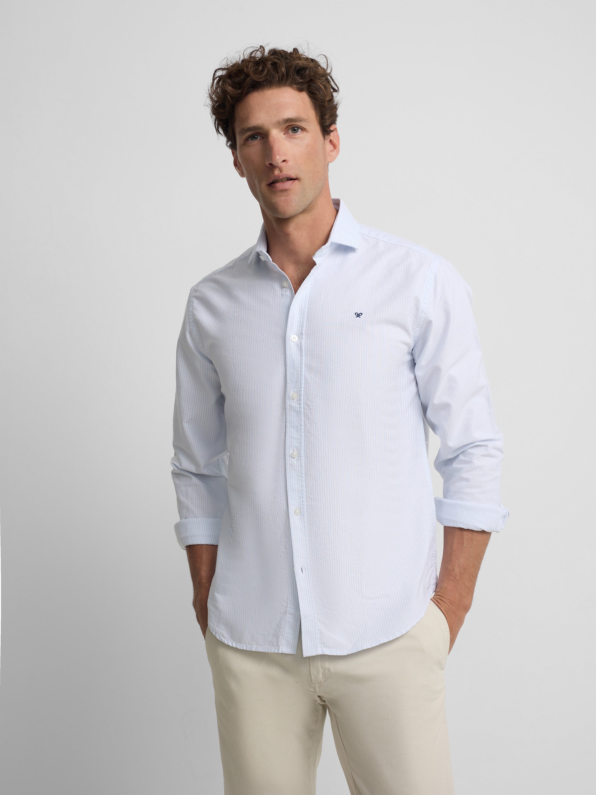 Oxford sport shirt with sky blue stripe cutaway