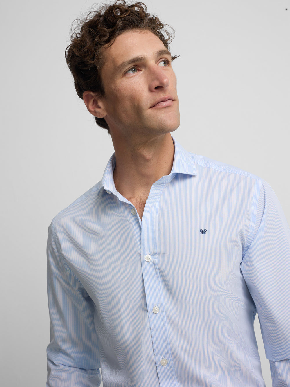 Camisa vestir estructura celeste clara